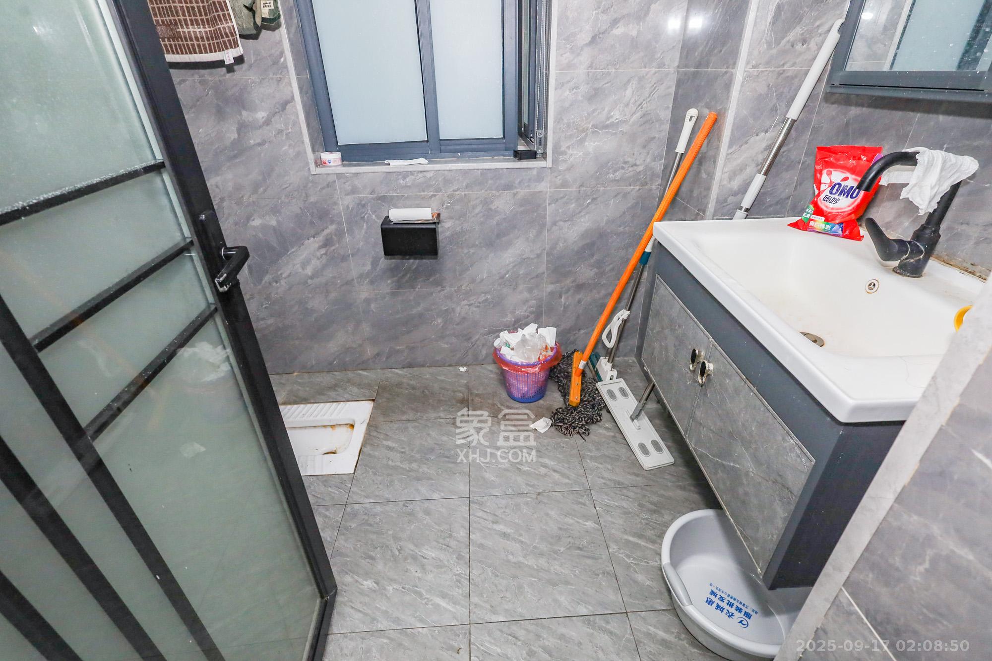 滨江海棠湾 3室2厅1卫 90.0万 滨江海棠湾 3室2厅1卫 90.0万卫生间