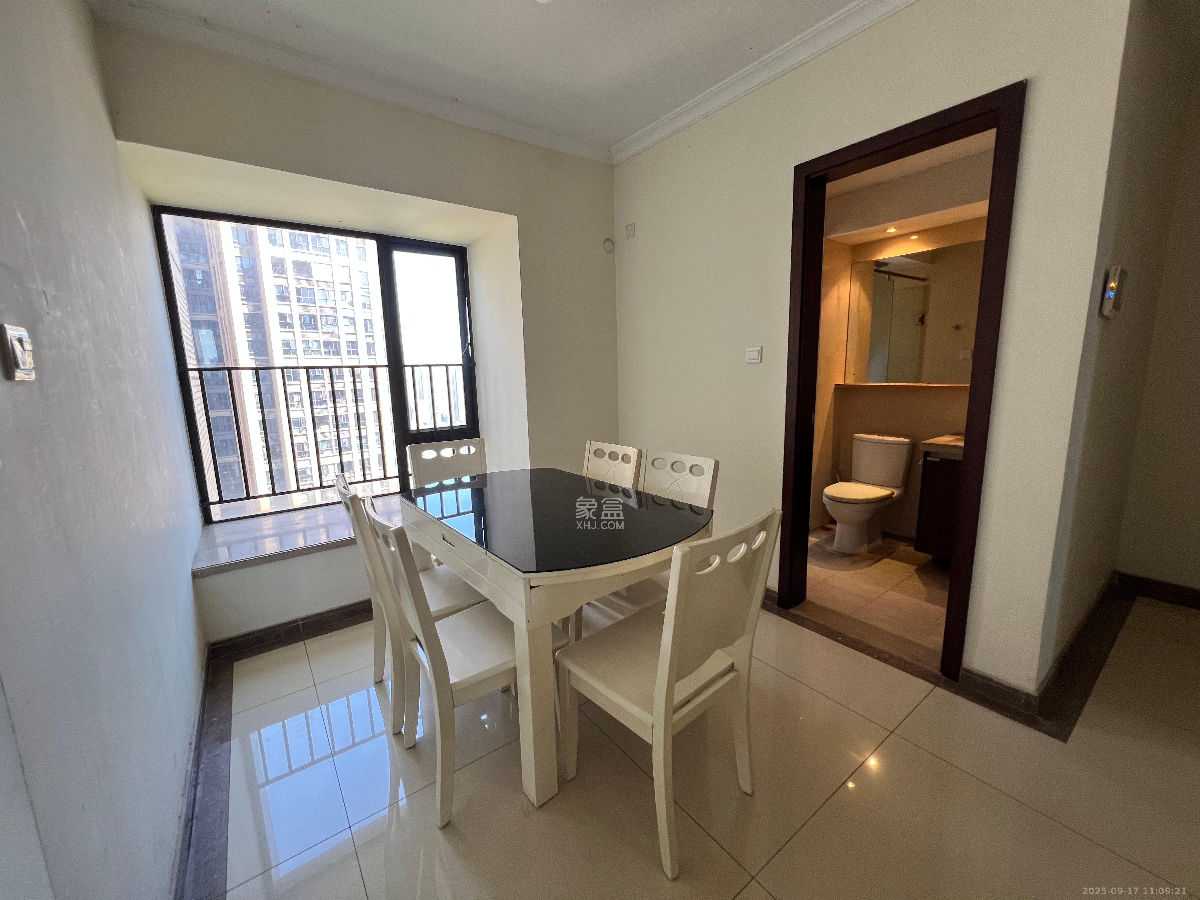 时代倾城一期  3室2厅1卫    2200.0元/月室内图