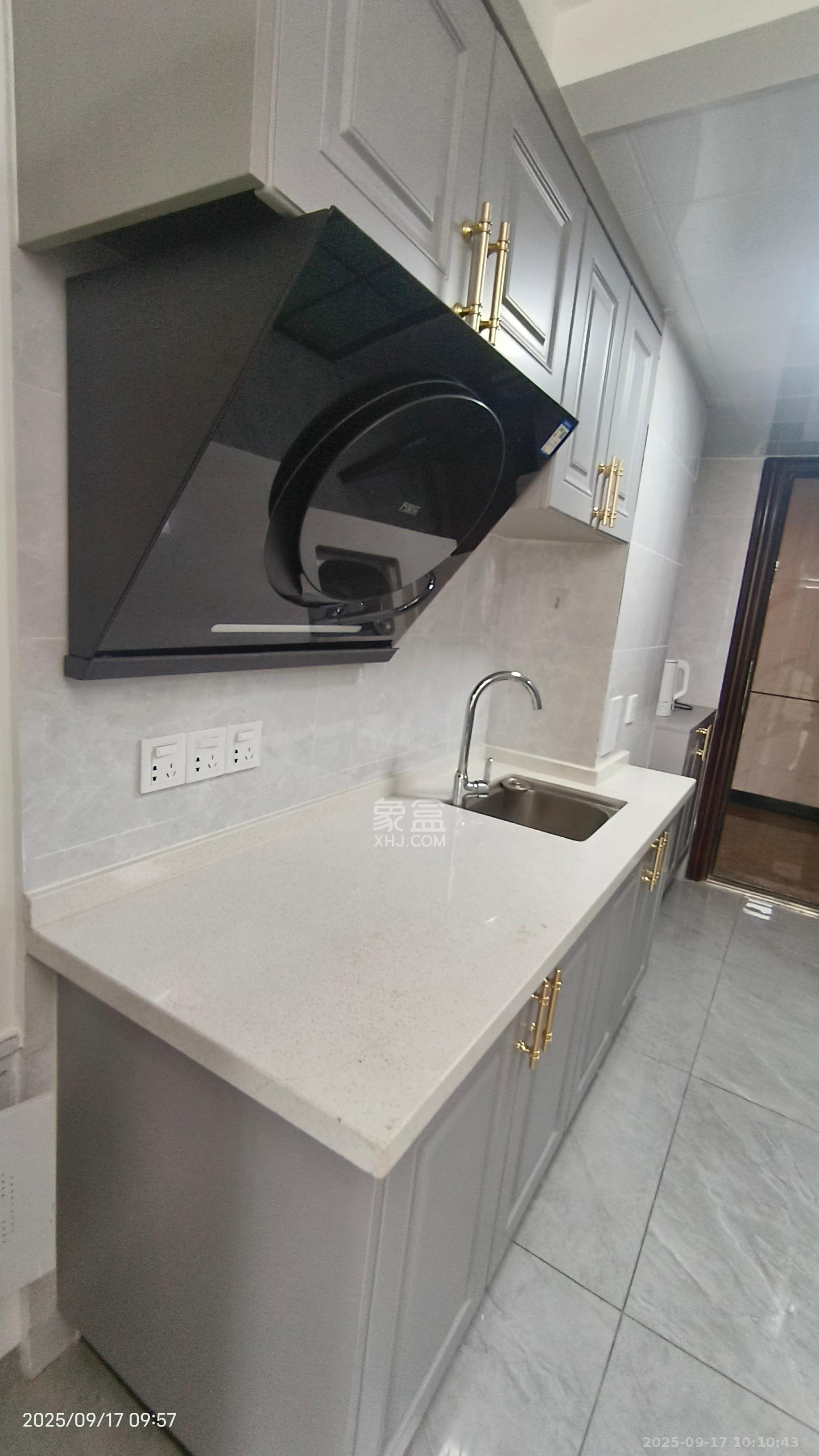 润和国际广场 2室1厅1卫 2400.0元/月 润和国际广场 2室1厅1卫 2400.0元/月室内图