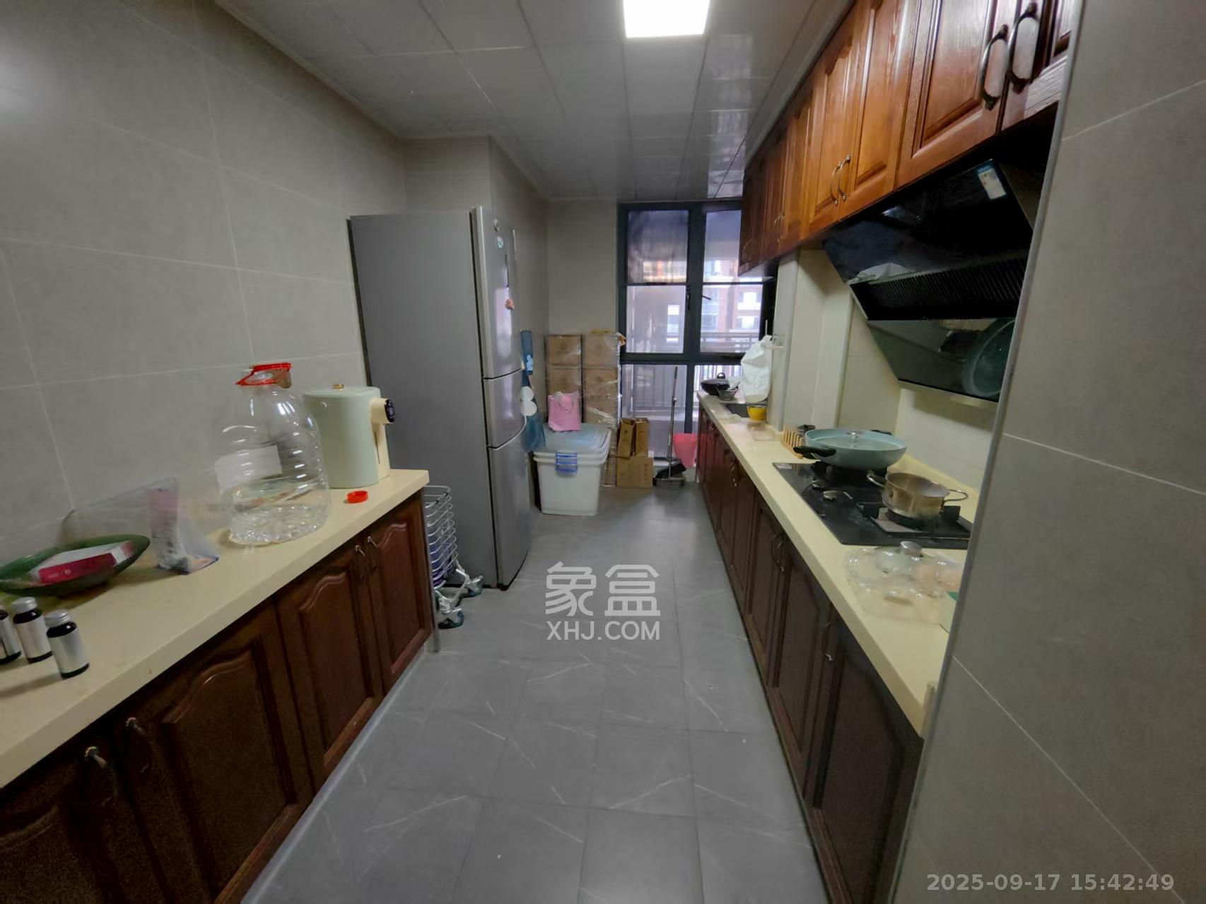 半山壹号 3室2厅2卫 3000.0元/月 半山壹号 3室2厅2卫 3000.0元/月室内图