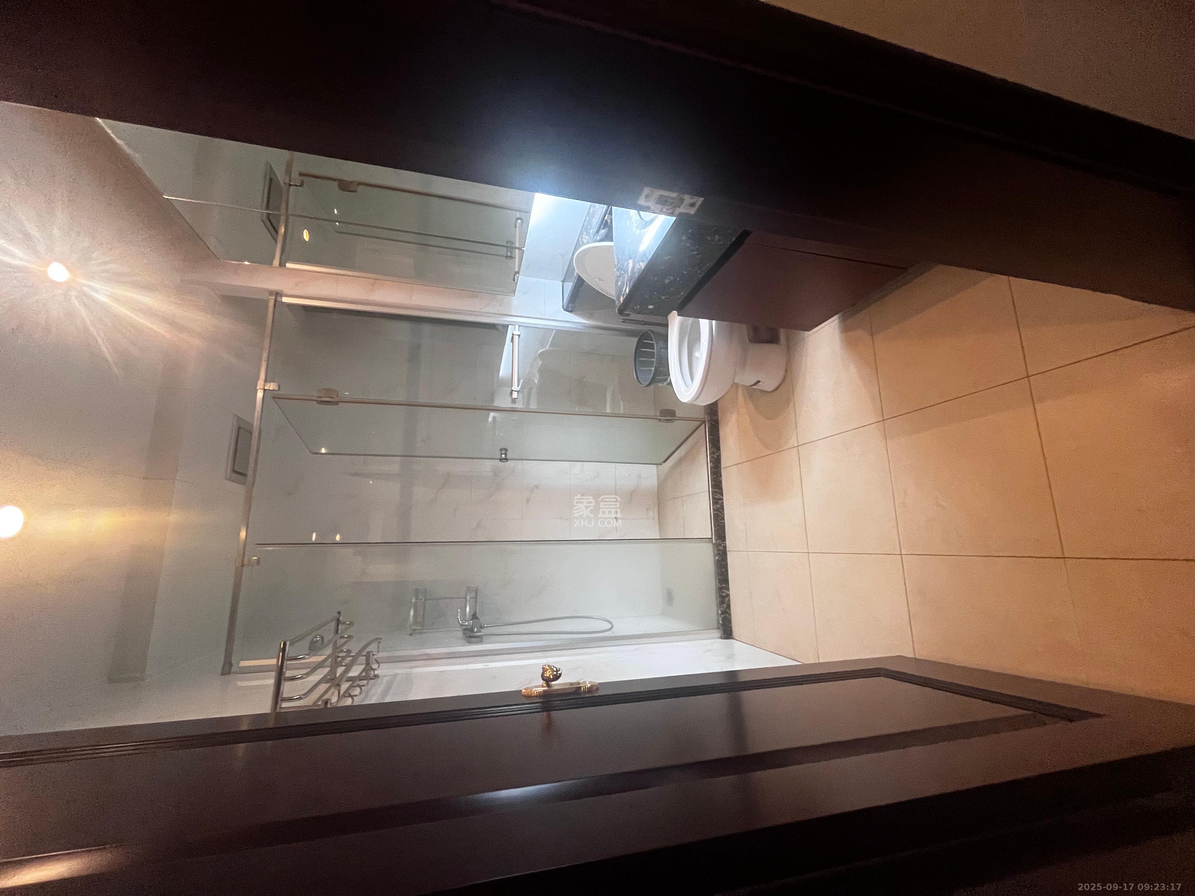 恒大雅苑  3室2厅2卫    3000.0元/月室内图