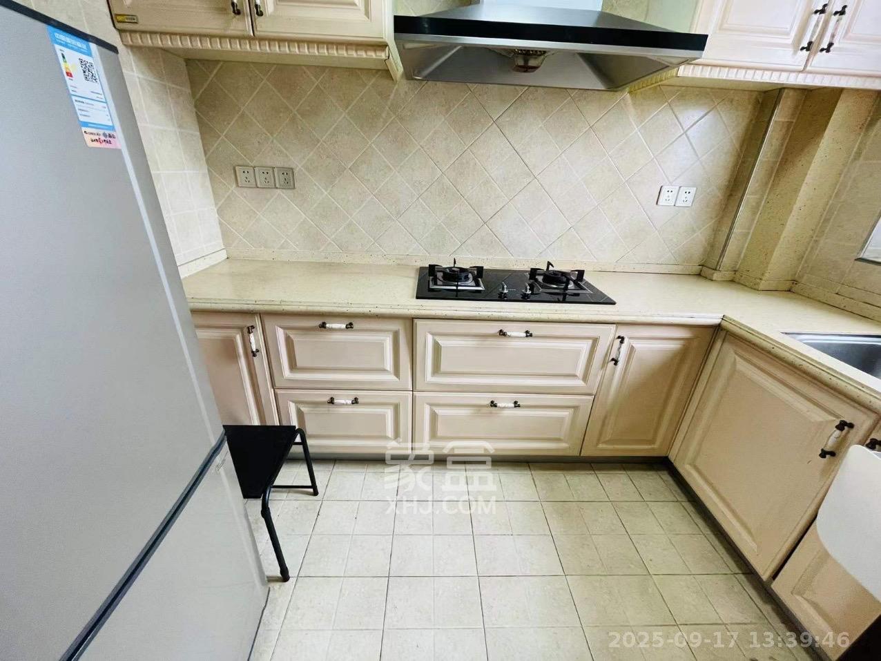 保利麓谷林语A区 3室2厅1卫 2500.0元/月 保利麓谷林语A区 3室2厅1卫 2500.0元/月室内图