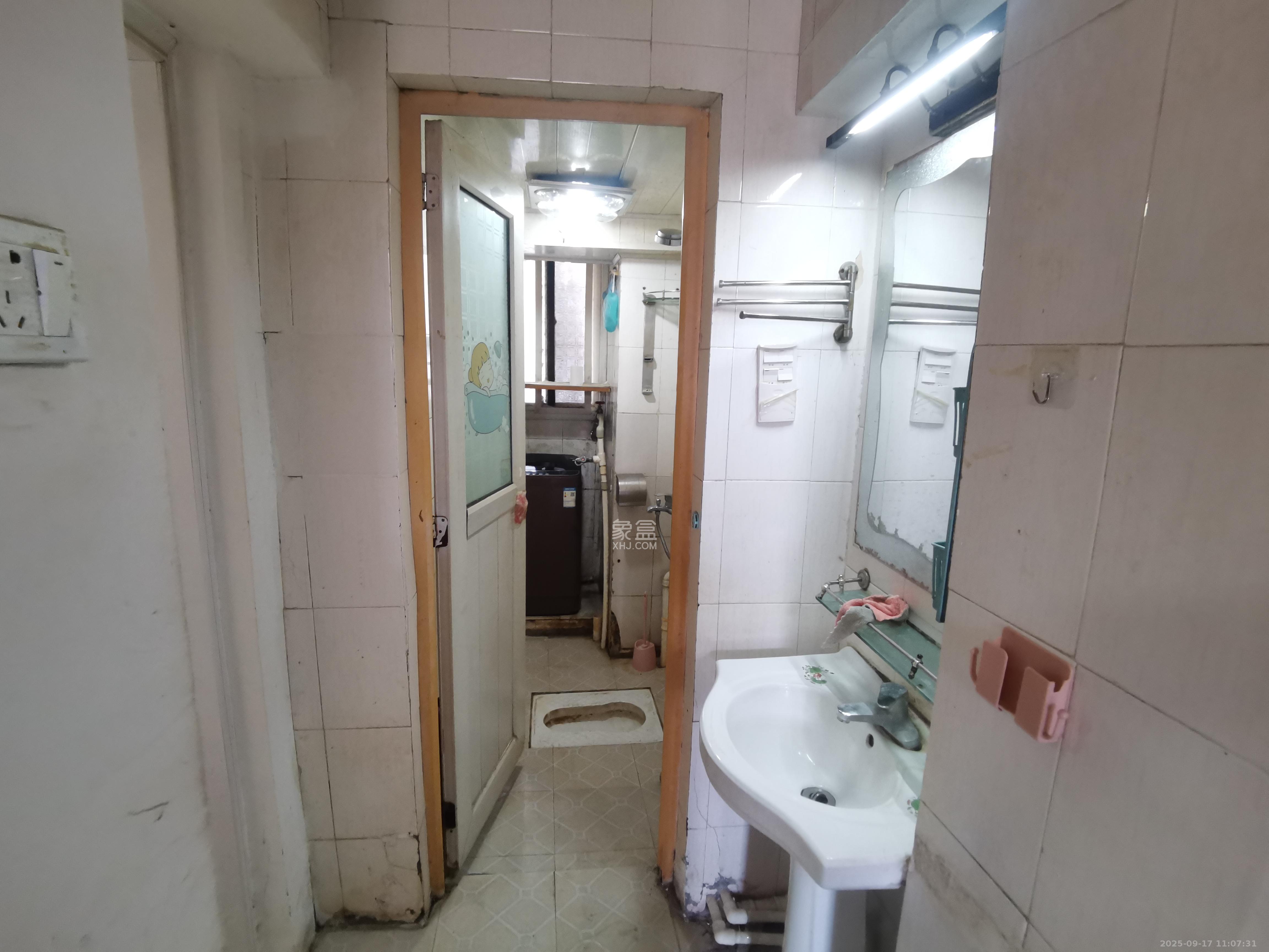 桔园小区1-8片 3室1厅1卫 1500.0元/月 桔园小区1-8片 3室1厅1卫 1500.0元/月室内图