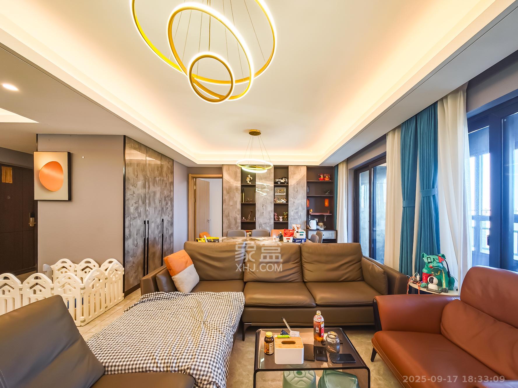 新城和樾(新城和樾公馆) 3室2厅2卫 120.0万 新城和樾(新城和樾公馆) 3室2厅2卫 120.0万客厅