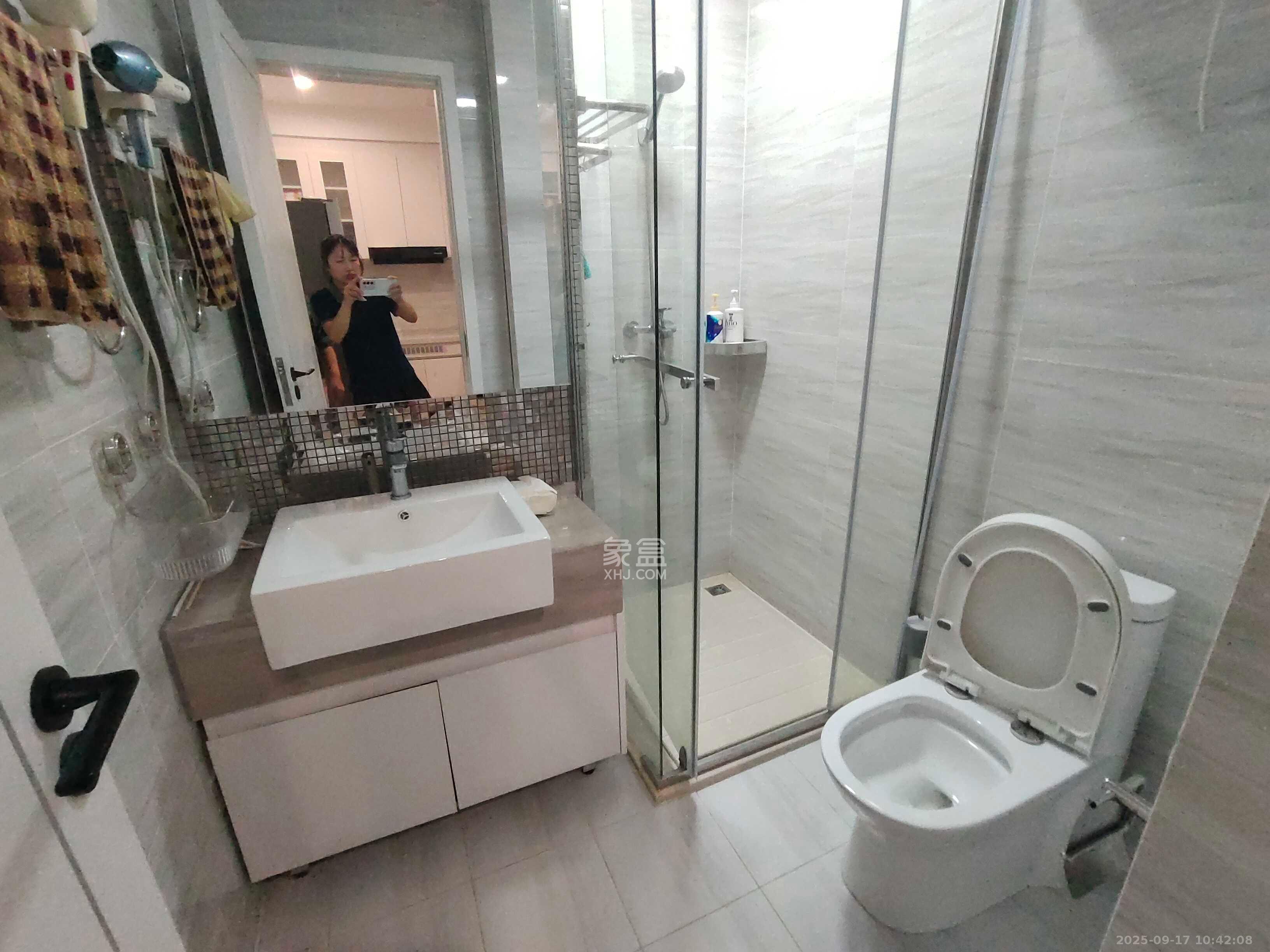 恒大珺悦府  3室1厅1卫    2700.0元/月室内图