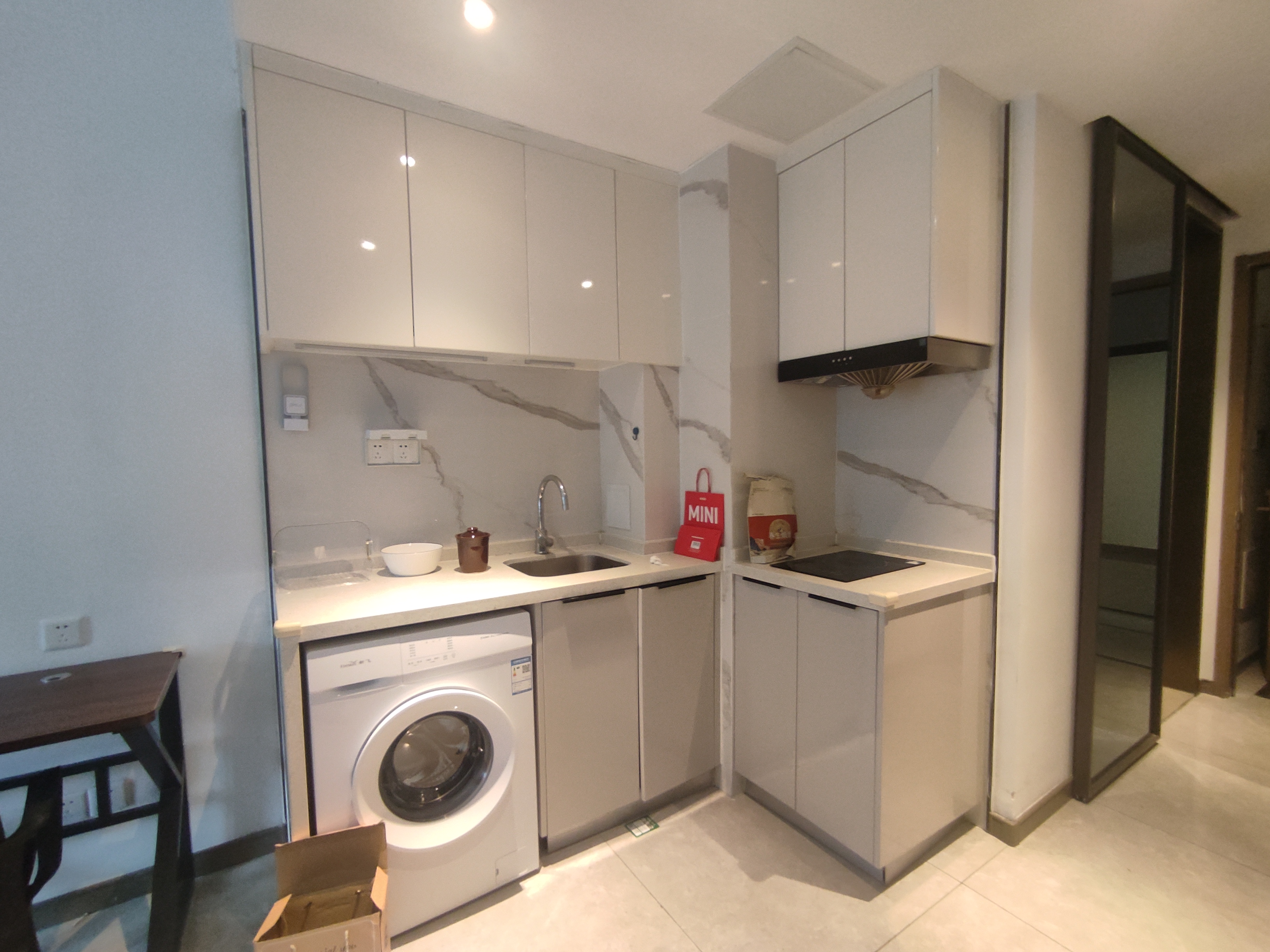 龙湖光年  1室1厅1卫    1700.0元/月室内图