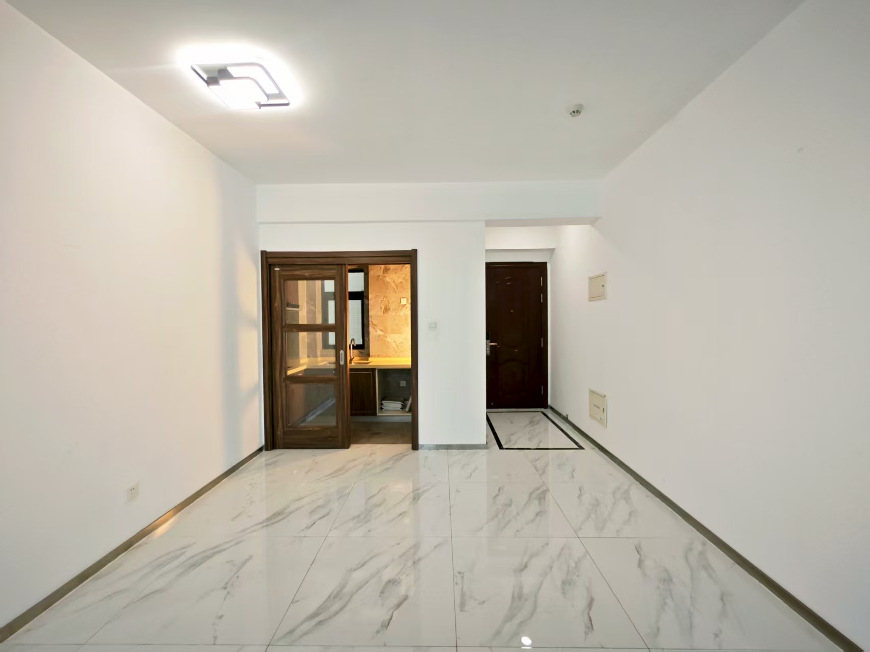 滨江海岸三期 3室2厅2卫 175.0万 滨江海岸三期 3室2厅2卫 175.0万室内图