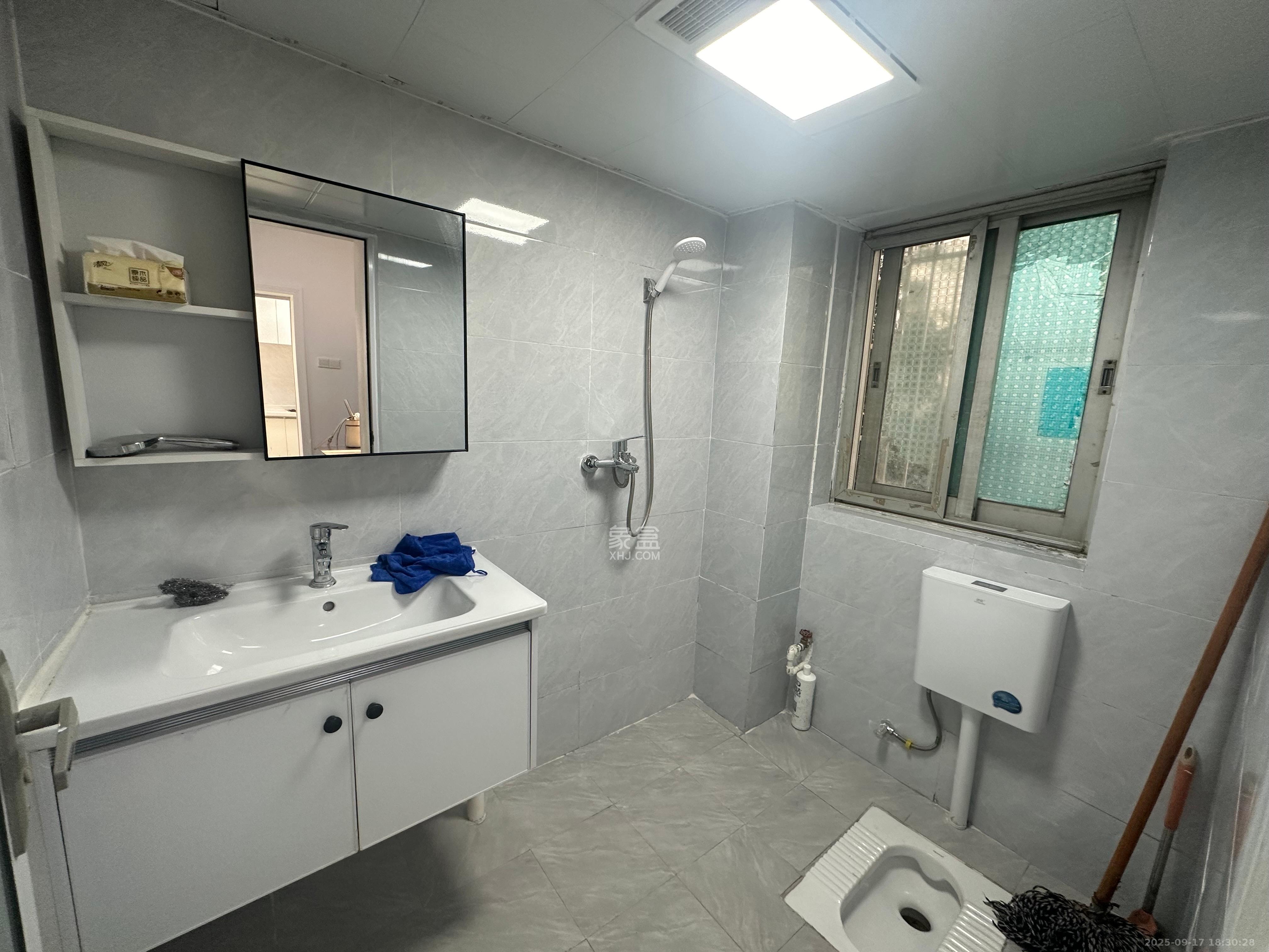 南园小区 2室2厅1卫 1800.0元/月 南园小区 2室2厅1卫 1800.0元/月室内图