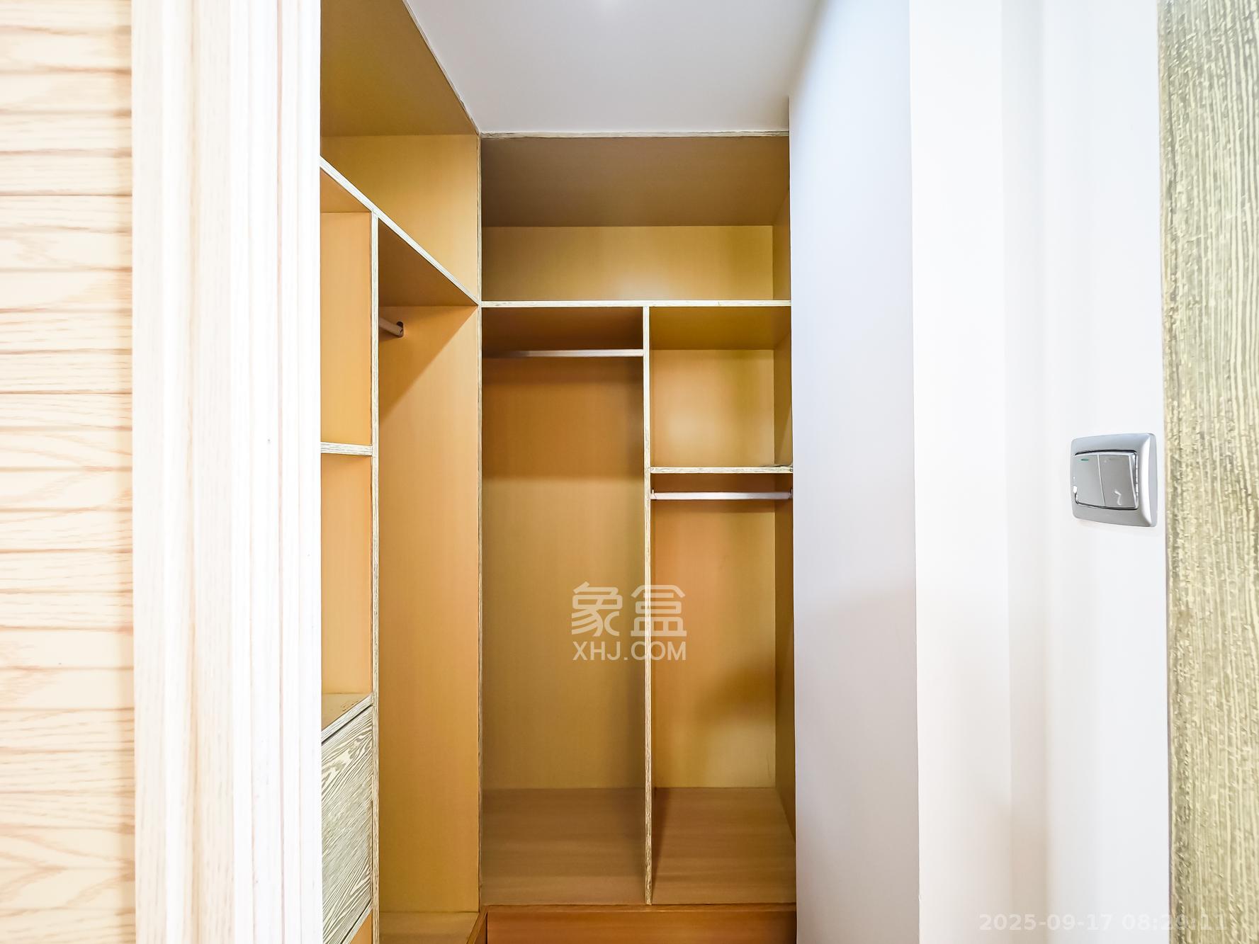 山语城一期  3室2厅2卫   125.00万其他
