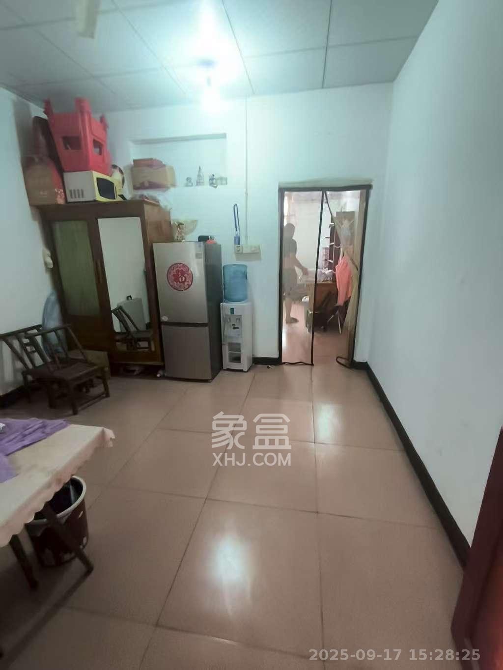 下摄司建设村 1室1厅1卫 600.0元/月 下摄司建设村 1室1厅1卫 600.0元/月室内图