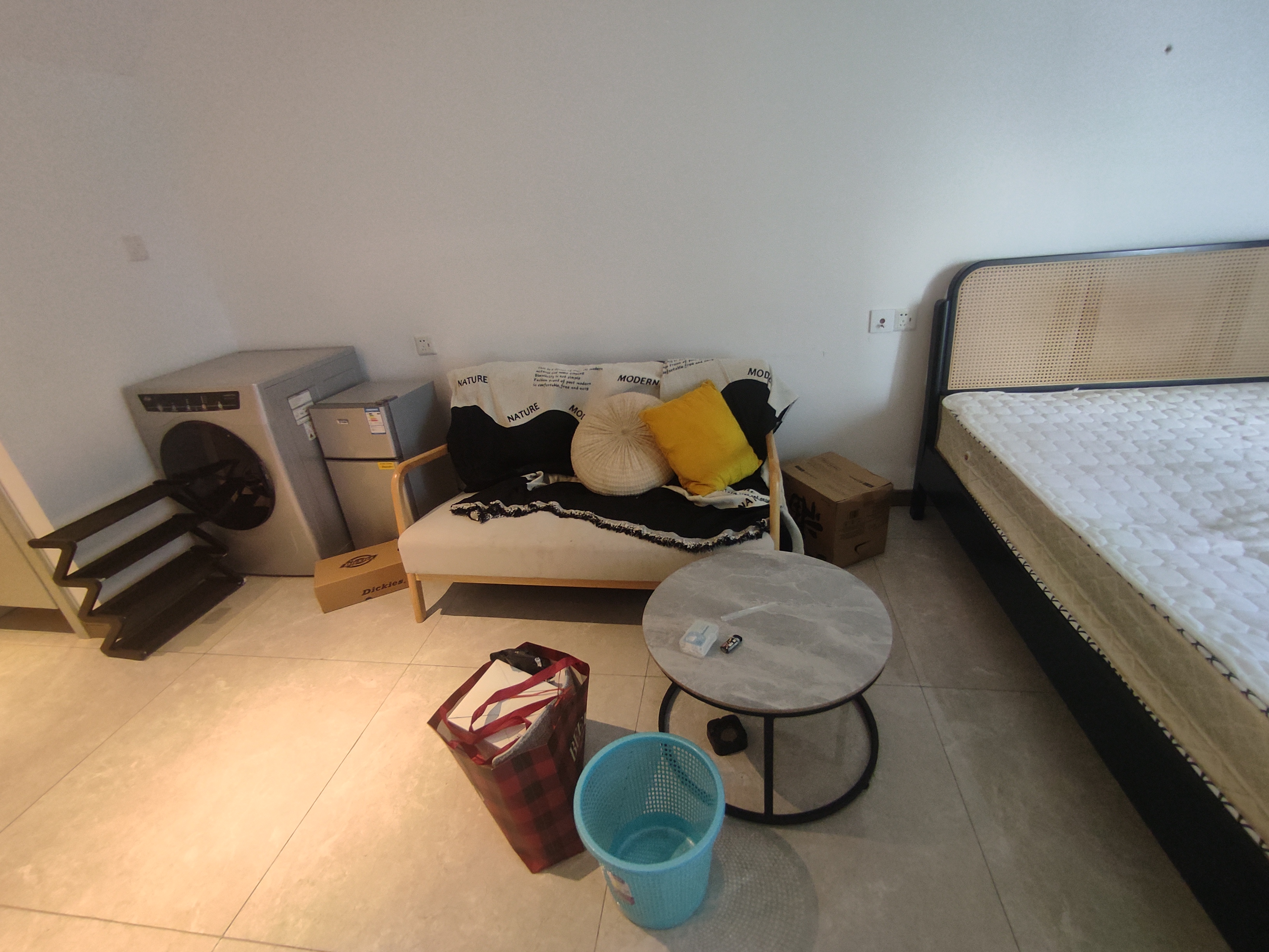 龙湖光年  1室1厅1卫    1700.0元/月 龙湖光年  1室1厅1卫    1700.0元/月室内图