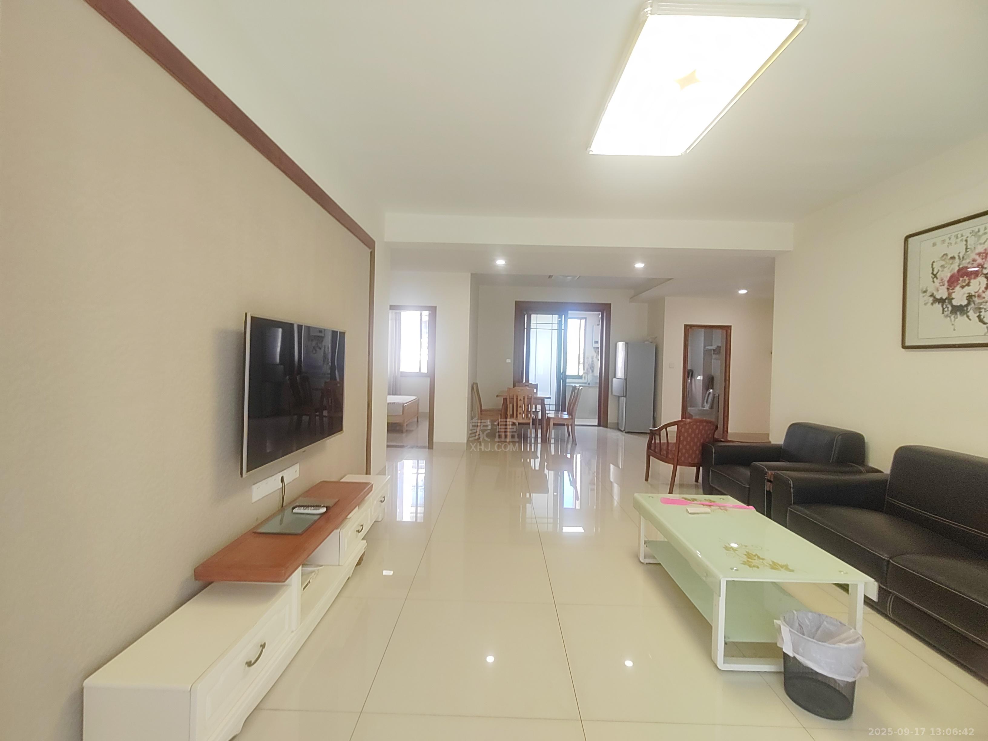 天泉一品 3室2厅2卫 2100.0元/月 天泉一品 3室2厅2卫 2100.0元/月室内图