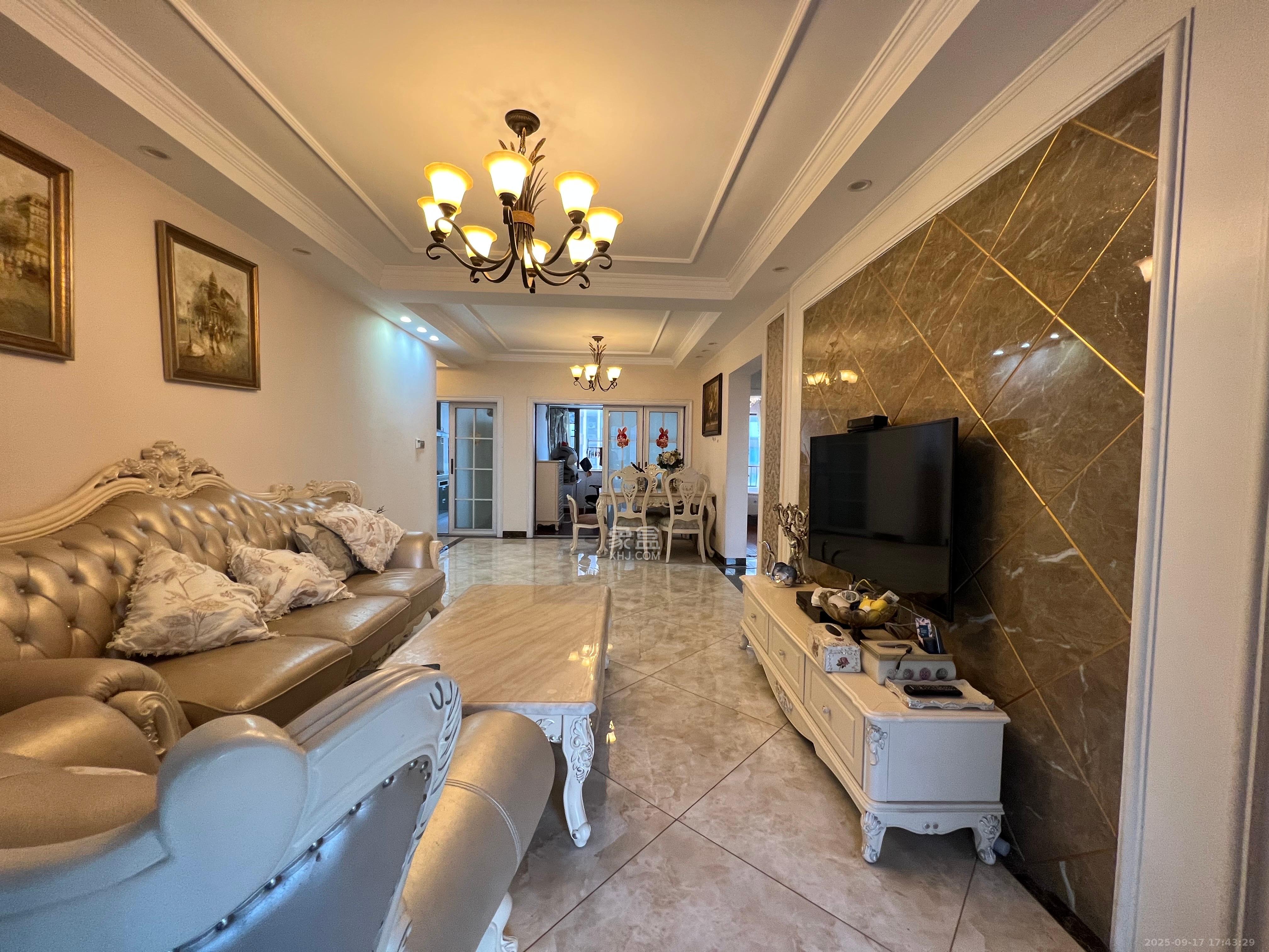 龙湖湘风原著(龙湖湘风星城) 3室2厅2卫 2400.0元/月 龙湖湘风原著(龙湖湘风星城) 3室2厅2卫 2400.0元/月室内图