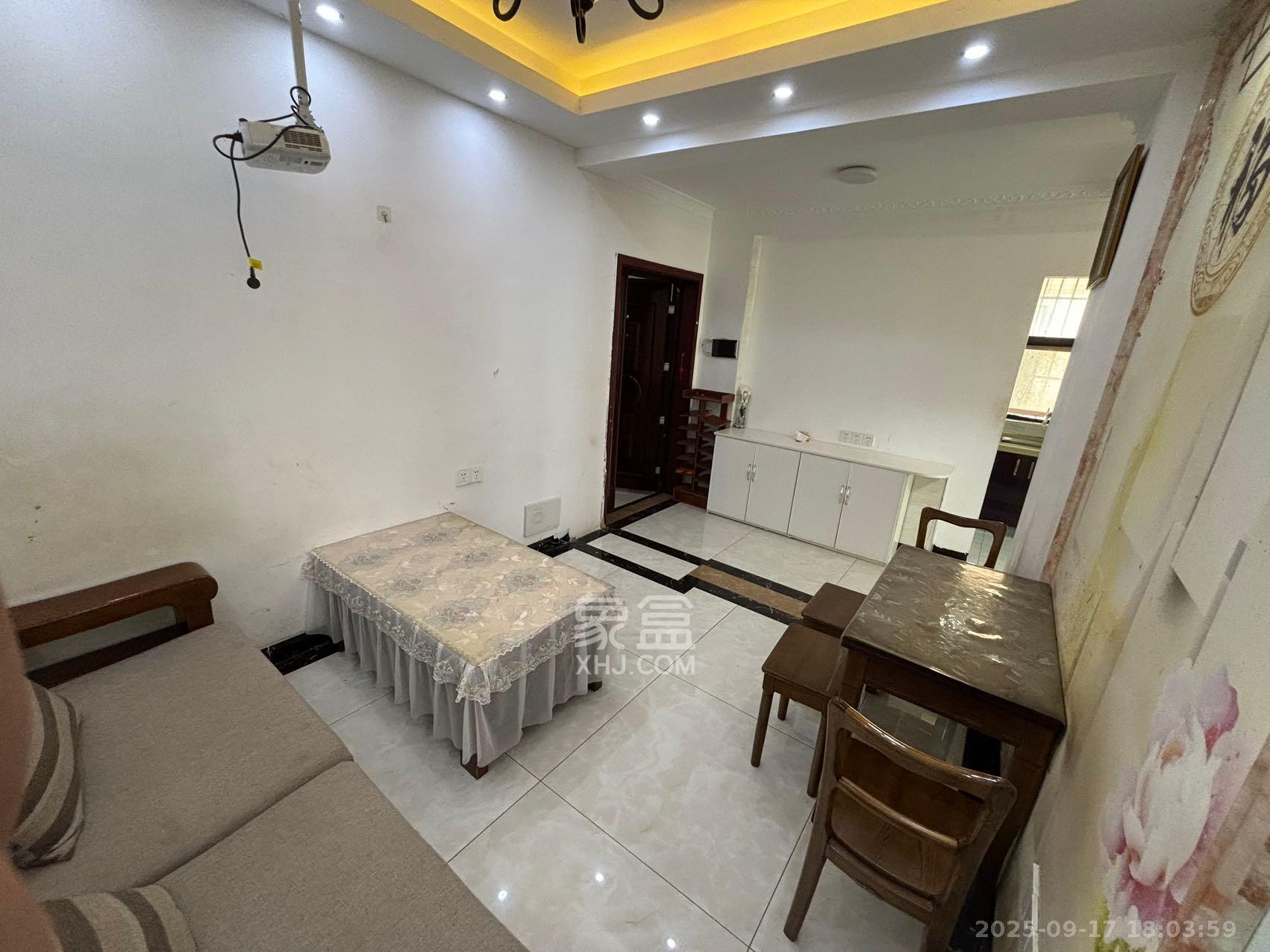 鸿基橄榄君庭 3室2厅1卫 2300.0元/月 鸿基橄榄君庭 3室2厅1卫 2300.0元/月室内图