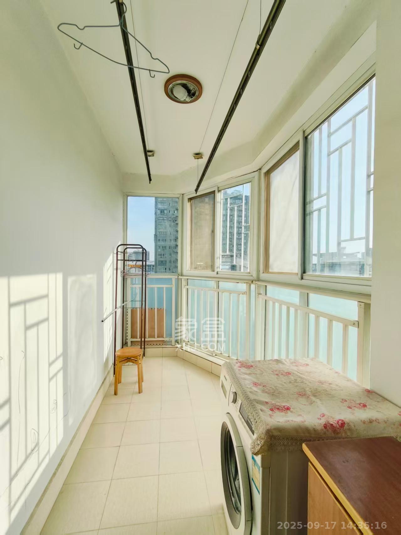 风华四季园 3室2厅2卫 3000.0元/月 风华四季园 3室2厅2卫 3000.0元/月室内图