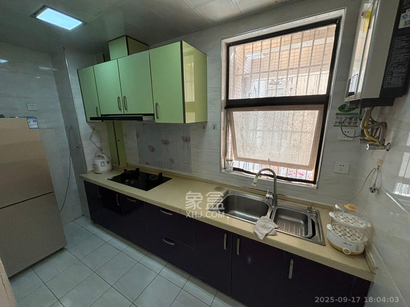 鸿基橄榄君庭 3室2厅1卫 2300.0元/月 鸿基橄榄君庭 3室2厅1卫 2300.0元/月室内图