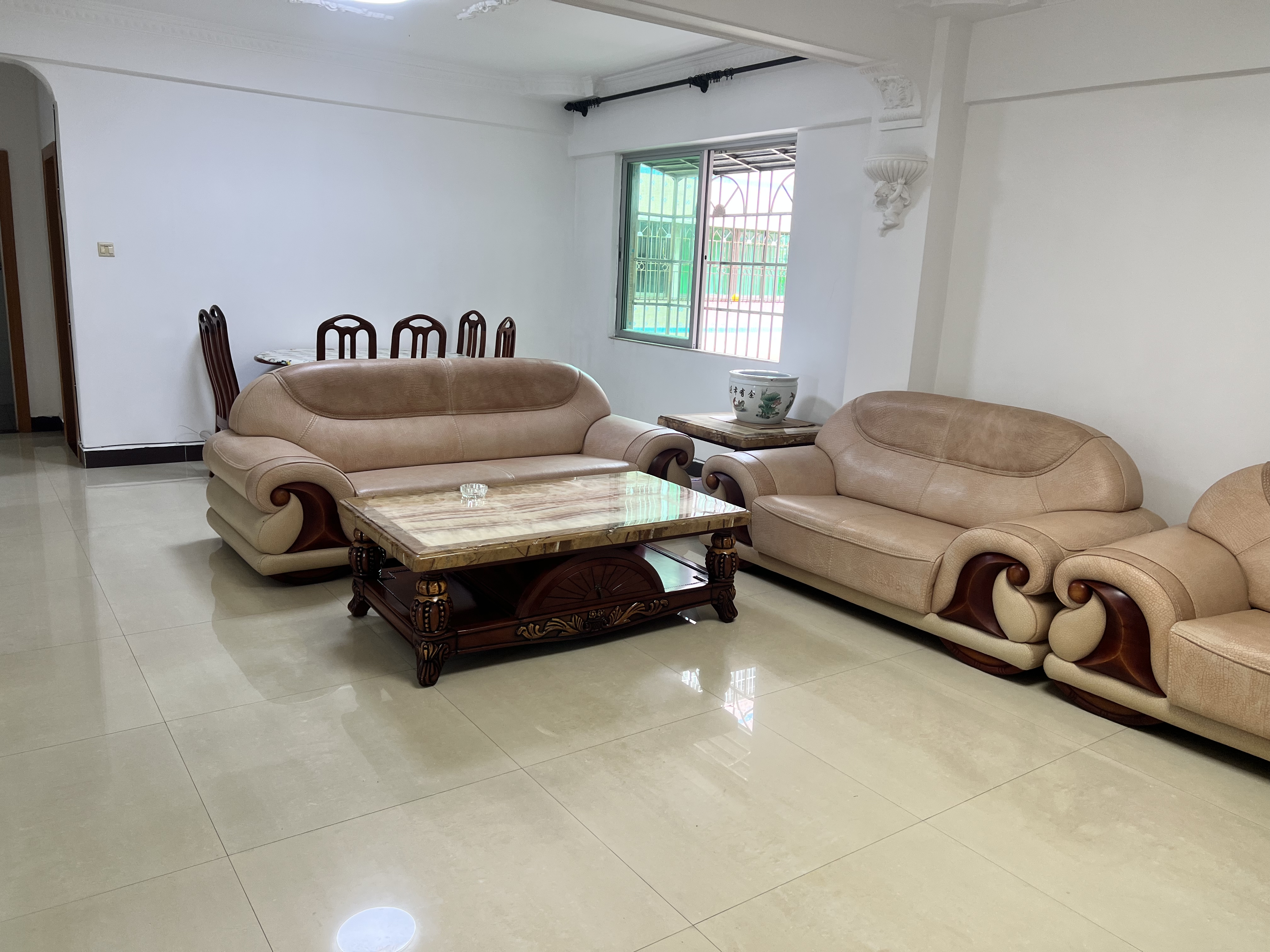 宇盛小区  3室2厅1卫    2100.0元/月室内图