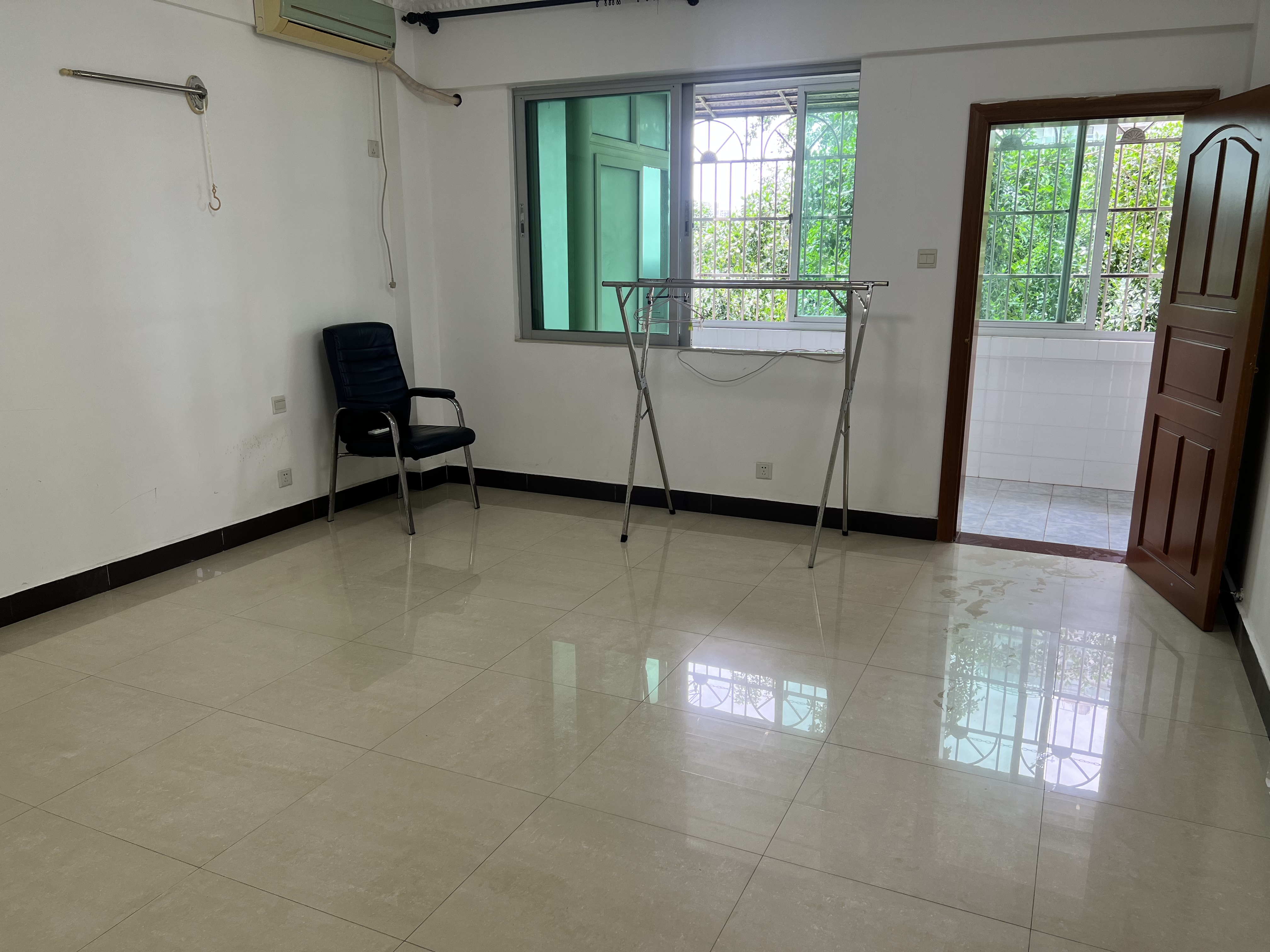 宇盛小区 3室2厅1卫 2100.0元/月 宇盛小区 3室2厅1卫 2100.0元/月室内图