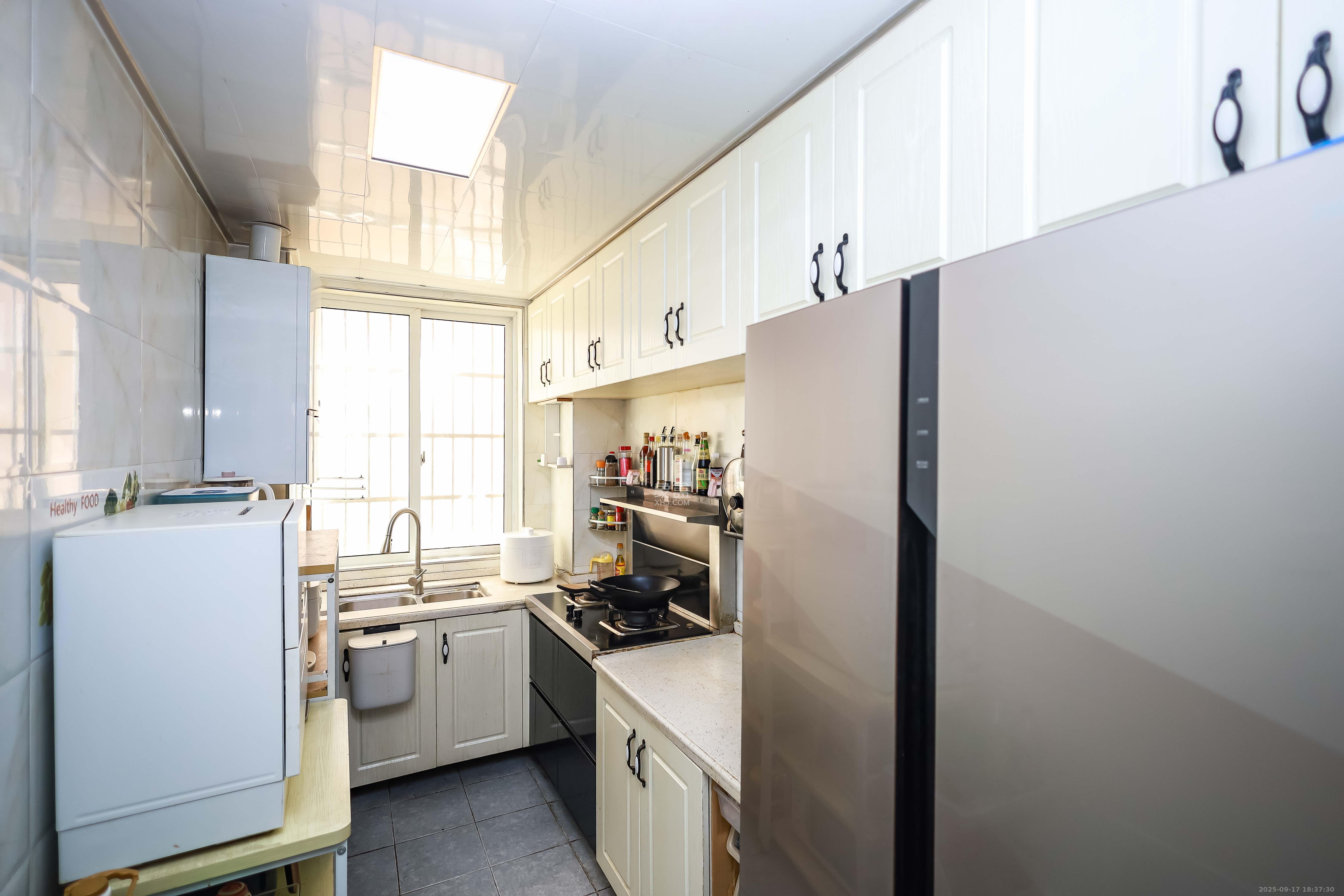 枫雅名苑  3室2厅2卫    136.0万 枫雅名苑  3室2厅2卫    136.0万厨房