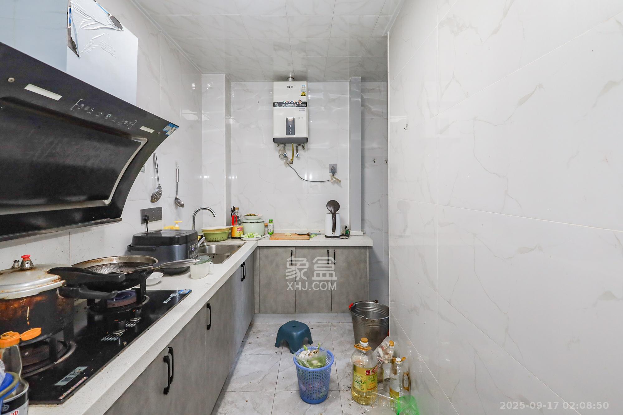 滨江海棠湾 3室2厅1卫 90.0万 滨江海棠湾 3室2厅1卫 90.0万厨房