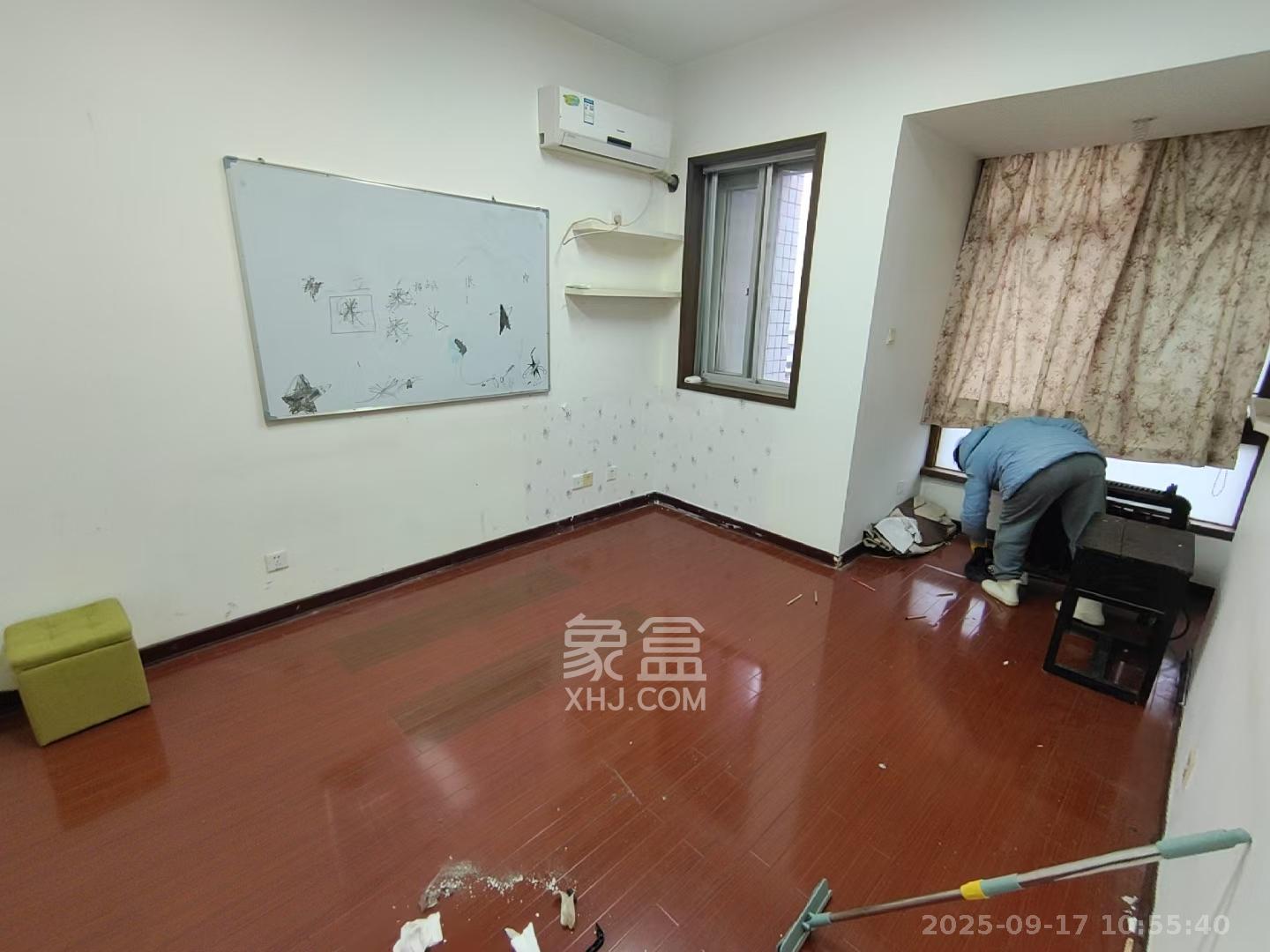 嘉盛奥美城  1室1厅1卫    2500.0元/月室内图