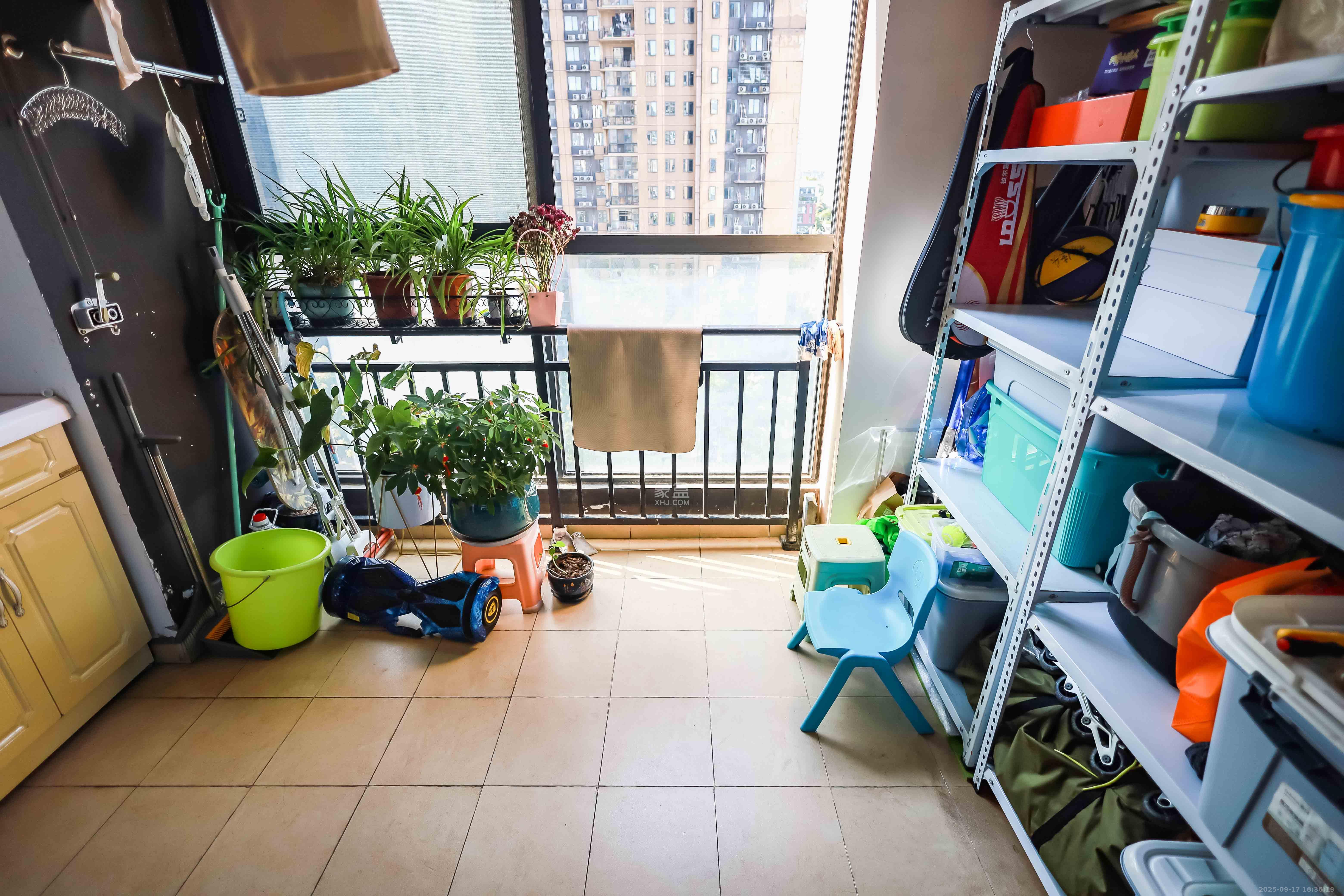 麓谷小镇  3室2厅1卫    59.8万阳台