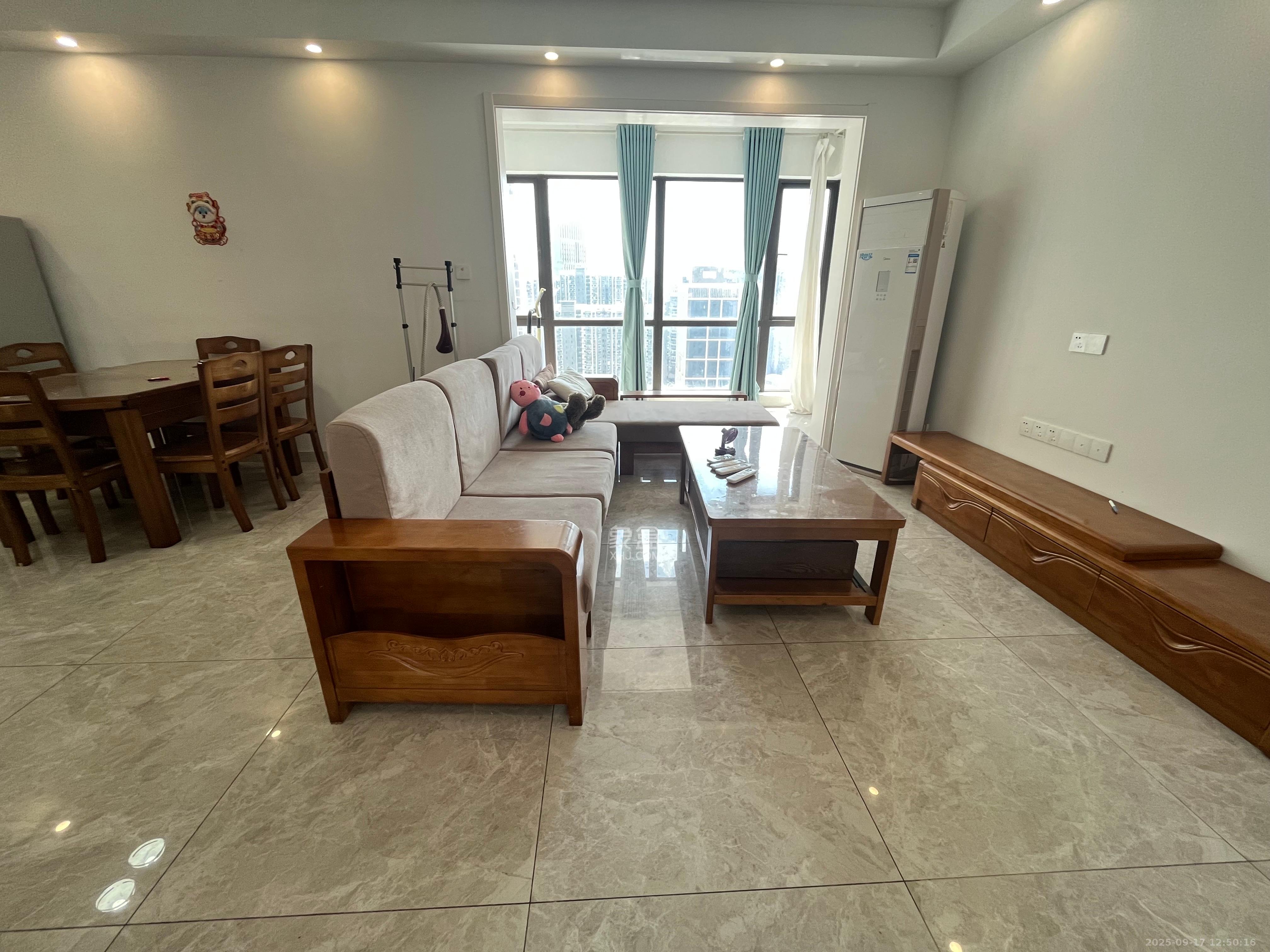 保利西海岸B区 3室2厅2卫 3600.0元/月 保利西海岸B区 3室2厅2卫 3600.0元/月室内图