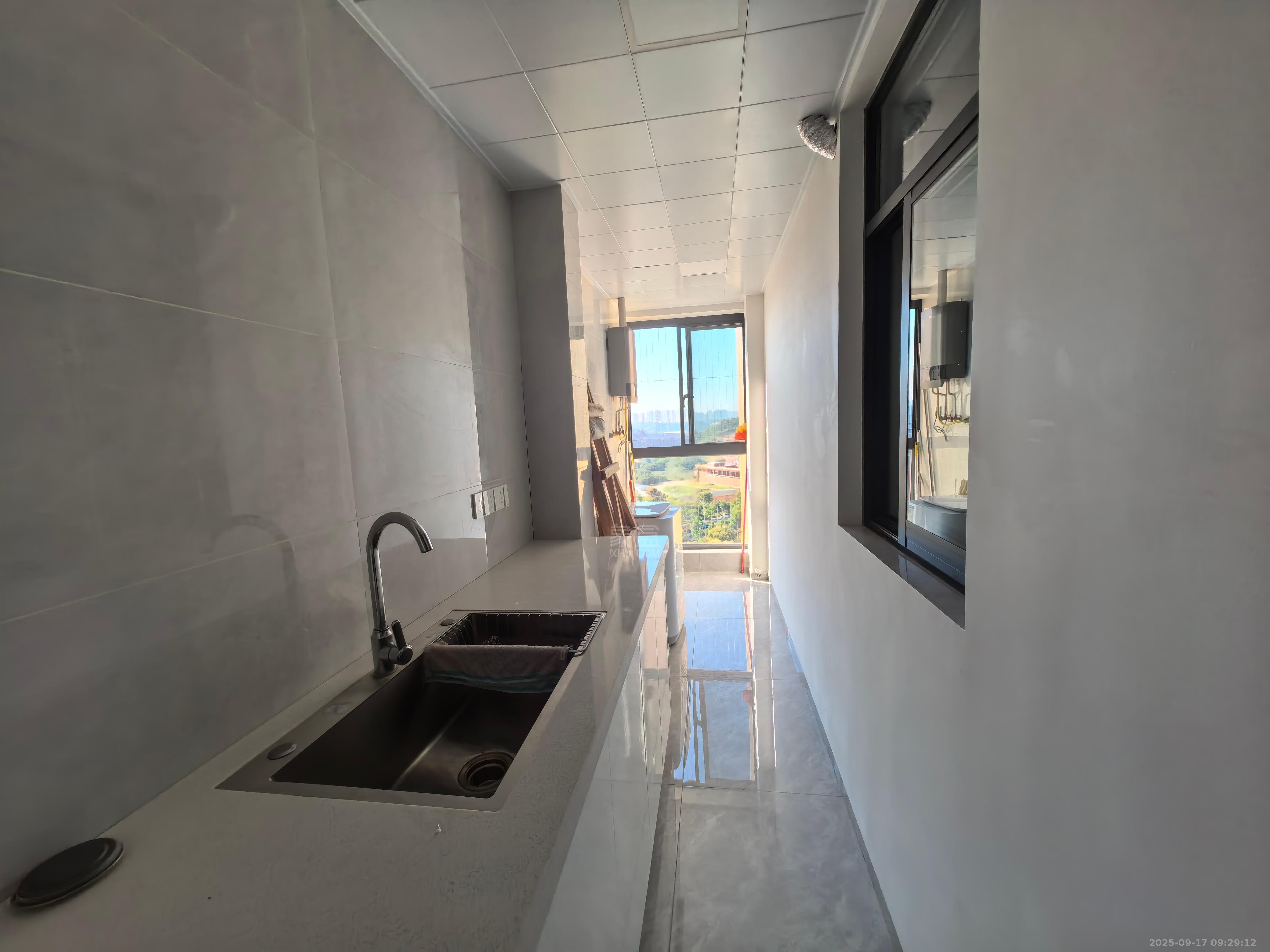 学府时代 3室2厅2卫 1700.0元/月 学府时代 3室2厅2卫 1700.0元/月室内图