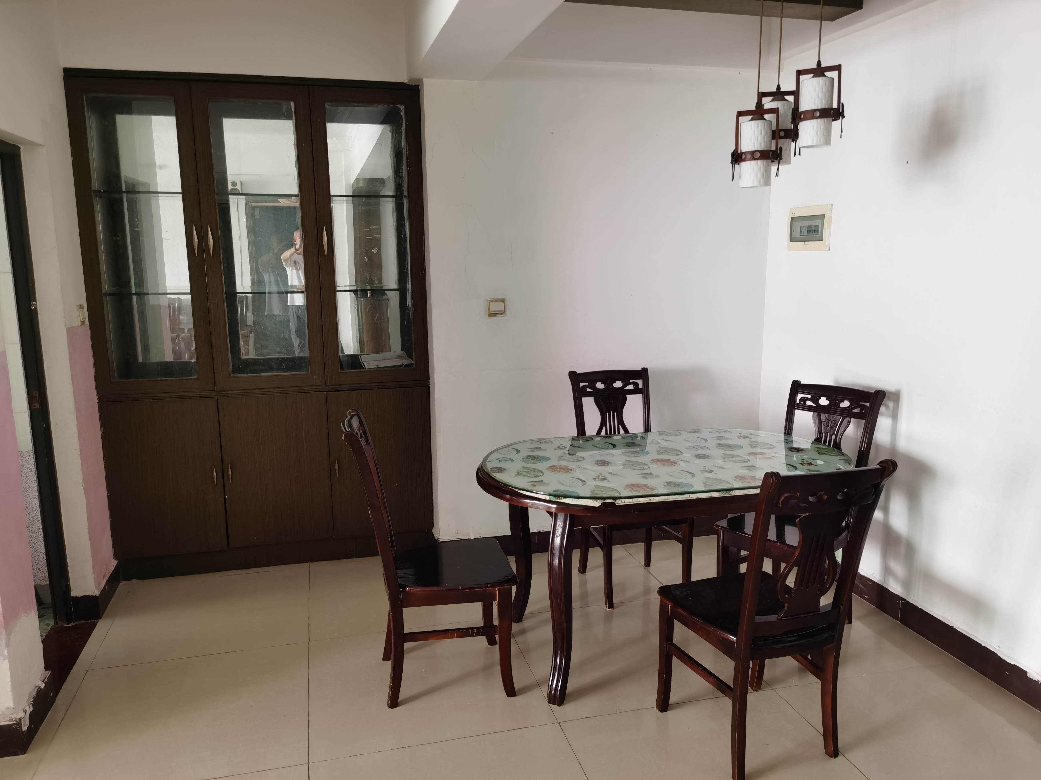 外经小区(南沙路) 3室2厅1卫 2000.0元/月 外经小区(南沙路) 3室2厅1卫 2000.0元/月室内图