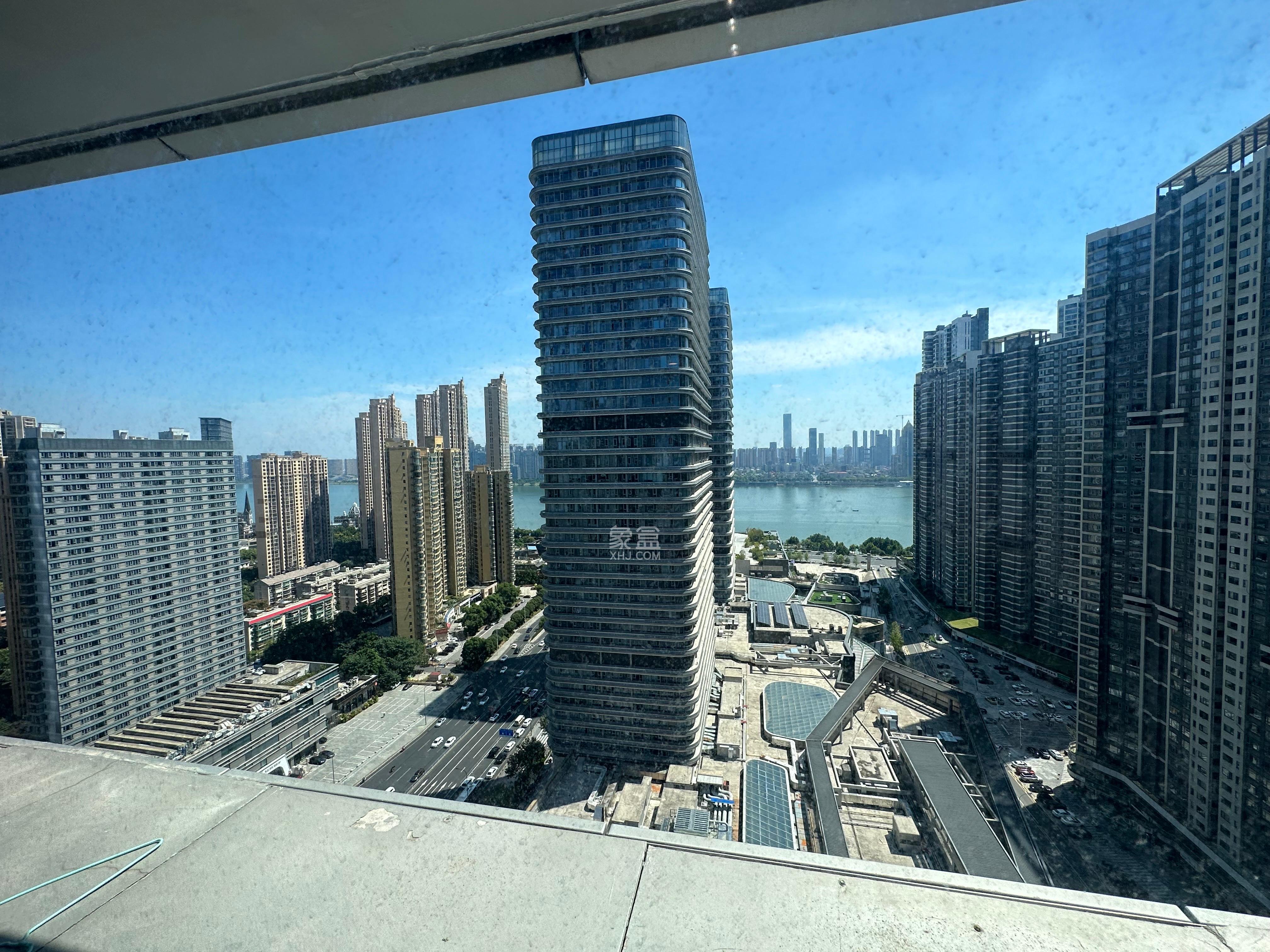 保利天禧EF区  1室1厅1卫    1800.0元/月