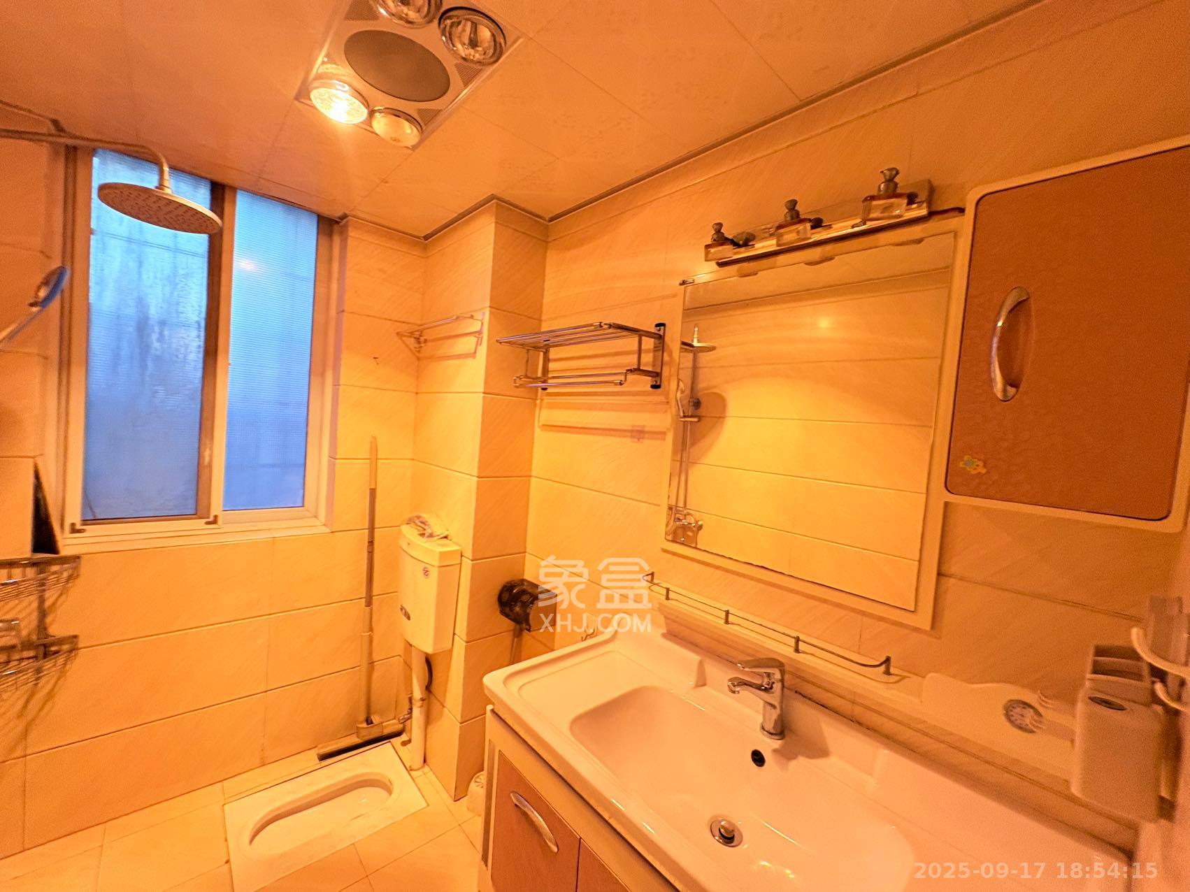 湘府十城（汇财御景湾新寓,汇财国际）  1室2厅1卫    2500.0元/月室内图