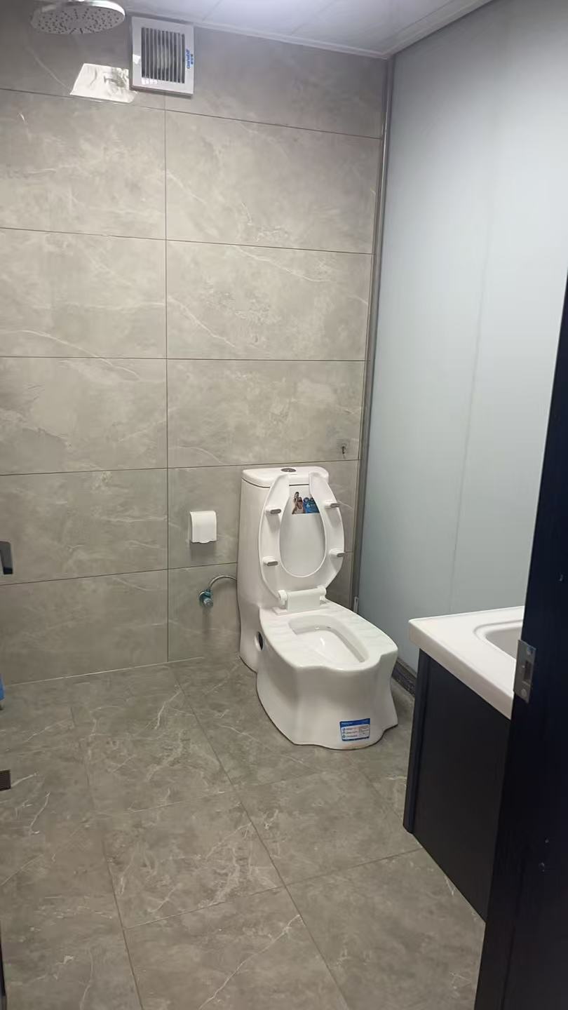 蓝水湾二期 3室2厅1卫 3000.0元/月 蓝水湾二期 3室2厅1卫 3000.0元/月室内图