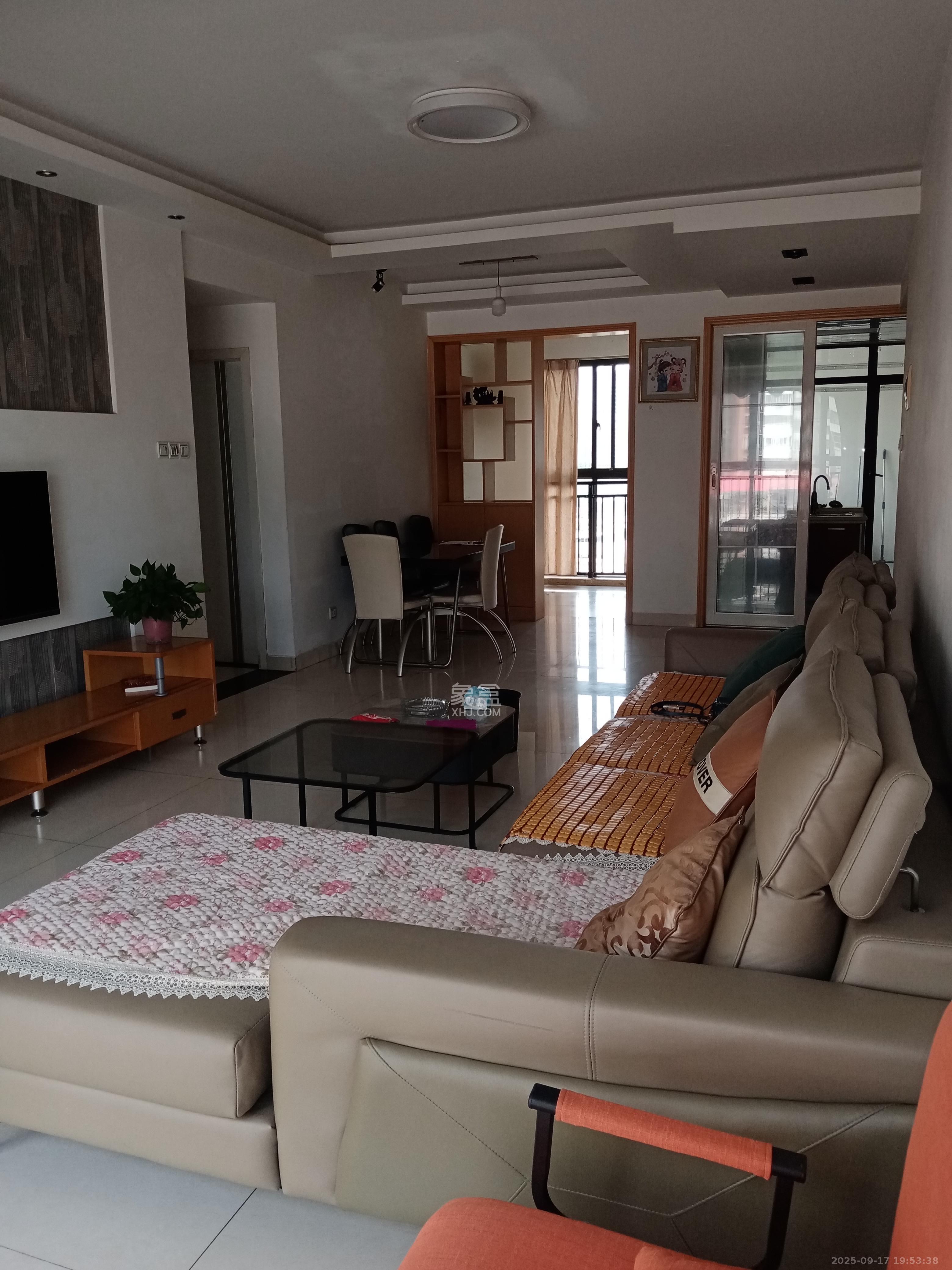 山水花都 2室1厅1卫 2000.0元/月 山水花都 2室1厅1卫 2000.0元/月室内图