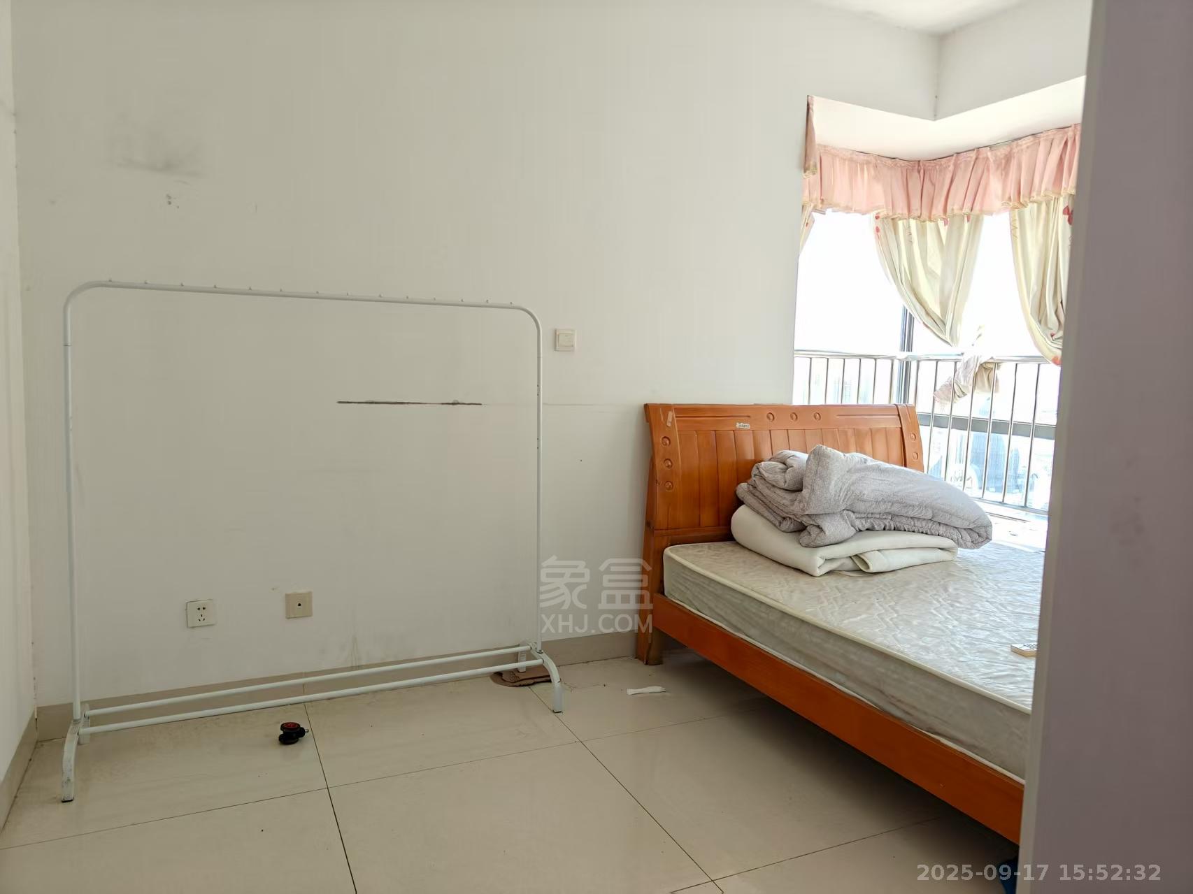 华晨御园 3室2厅1卫 1300.0元/月 华晨御园 3室2厅1卫 1300.0元/月室内图