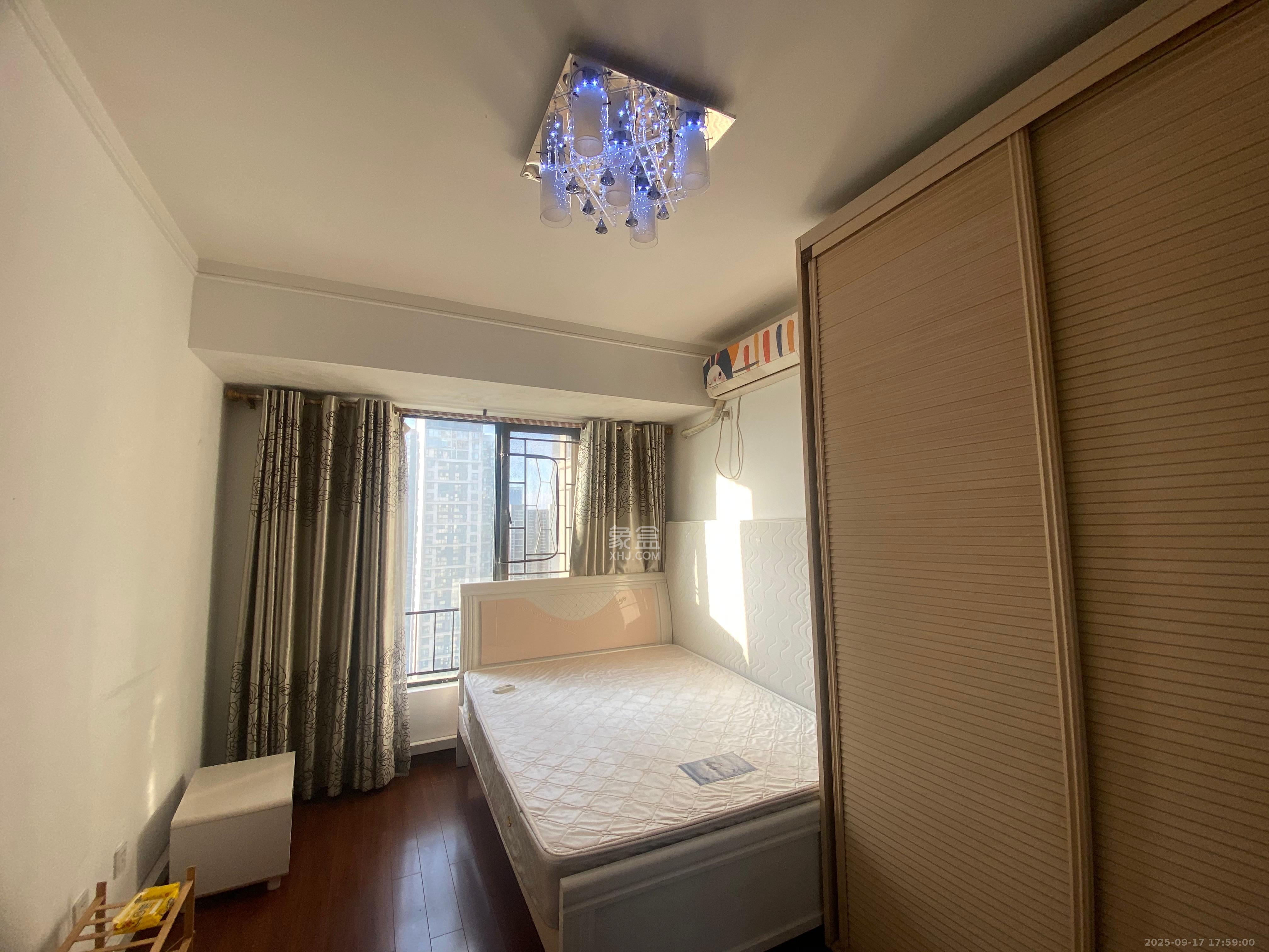 万科金域华府一期 3室2厅2卫 2600.0元/月 万科金域华府一期 3室2厅2卫 2600.0元/月室内图