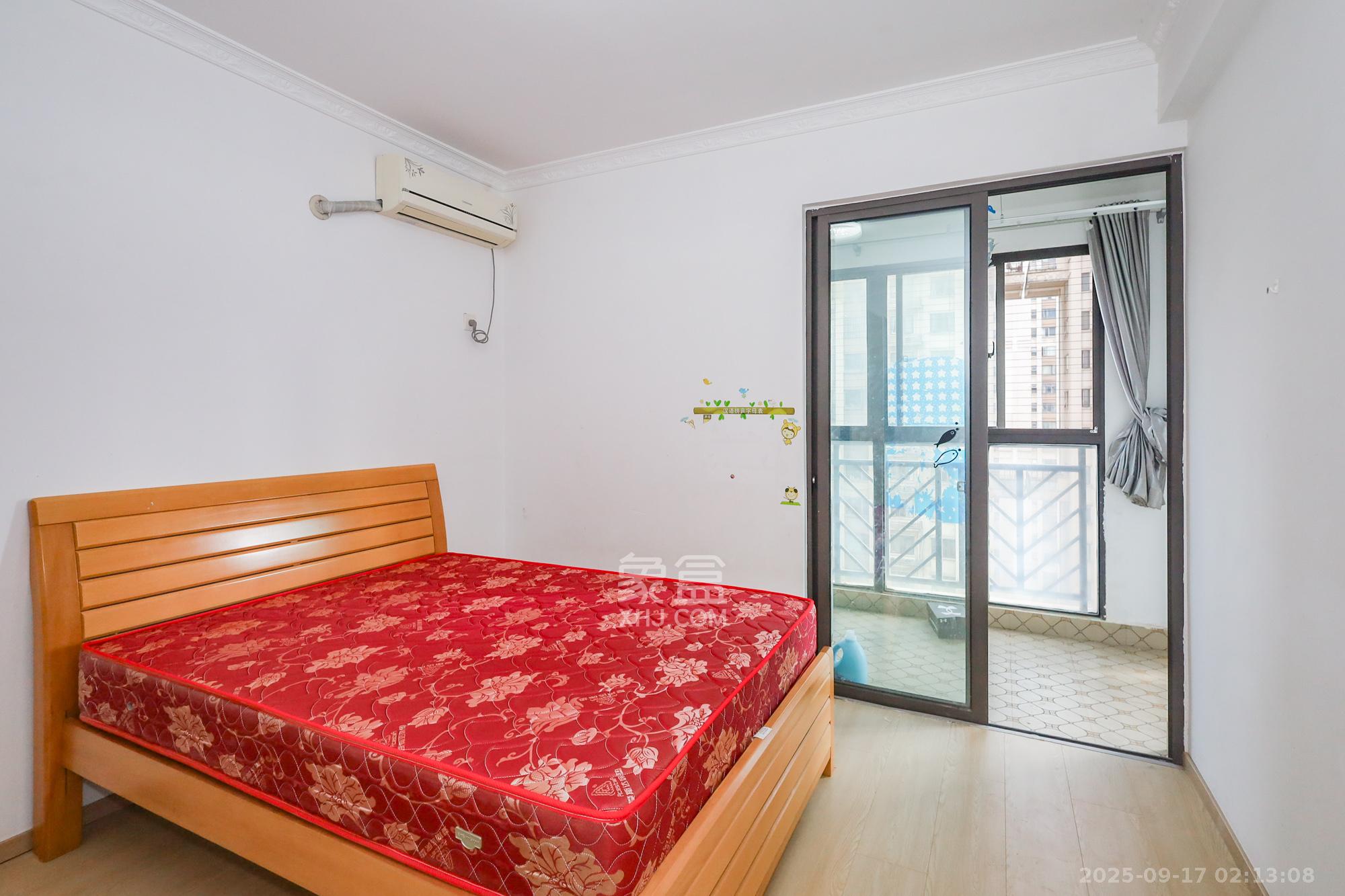 旭辉藏郡(藏郡、旭湘华府)  3室2厅1卫    210.0万 旭辉藏郡(藏郡、旭湘华府)  3室2厅1卫    210.0万卧室