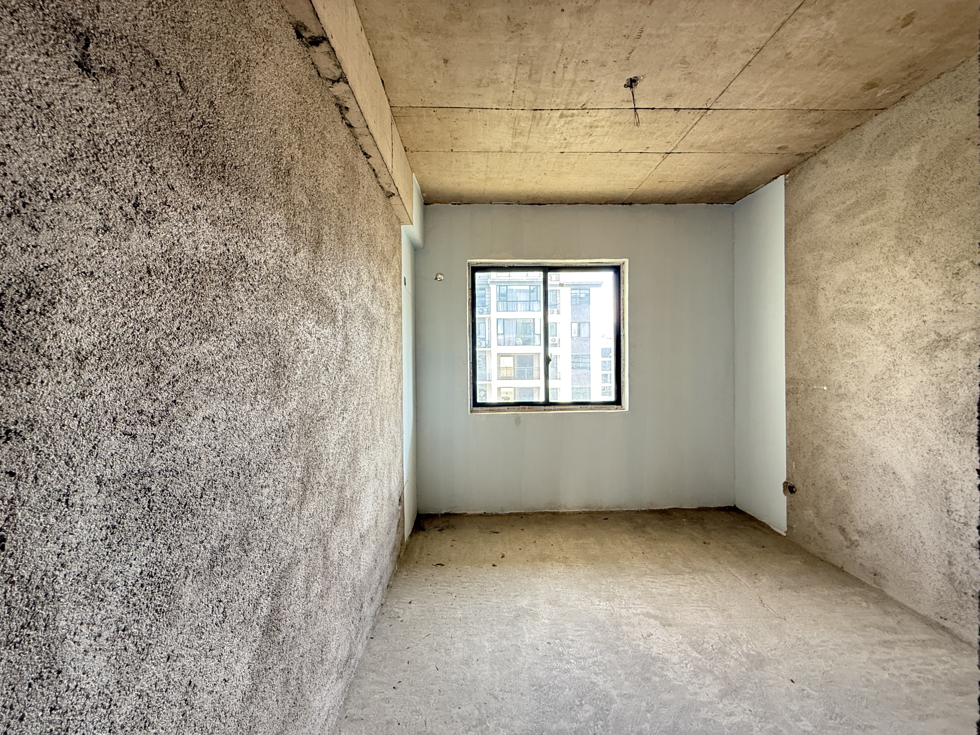 空港新城二期 4室2厅2卫 52.0万 空港新城二期 4室2厅2卫 52.0万客厅