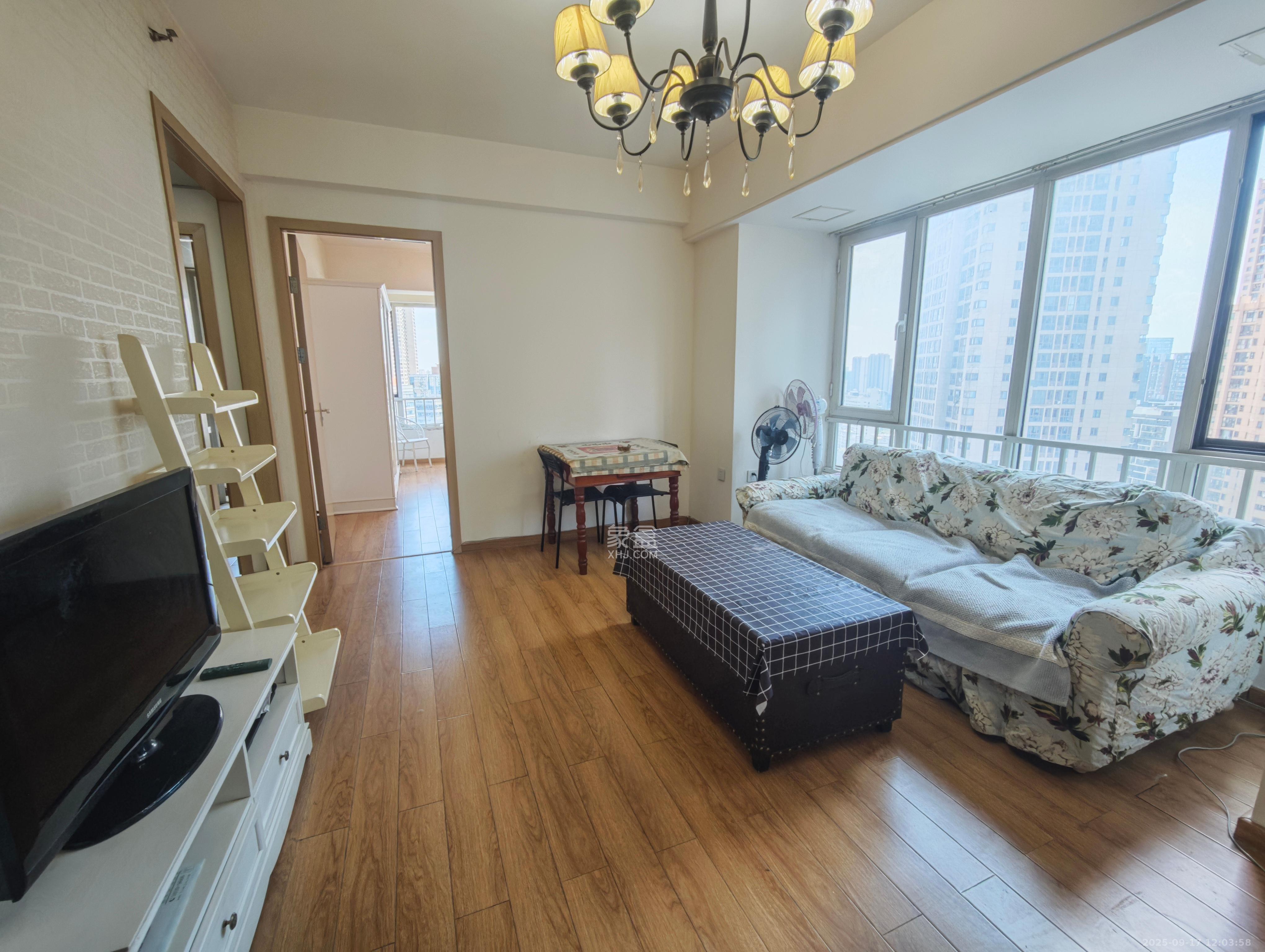 北辰三角洲E3区  1室1厅1卫    2800.0元/月室内图