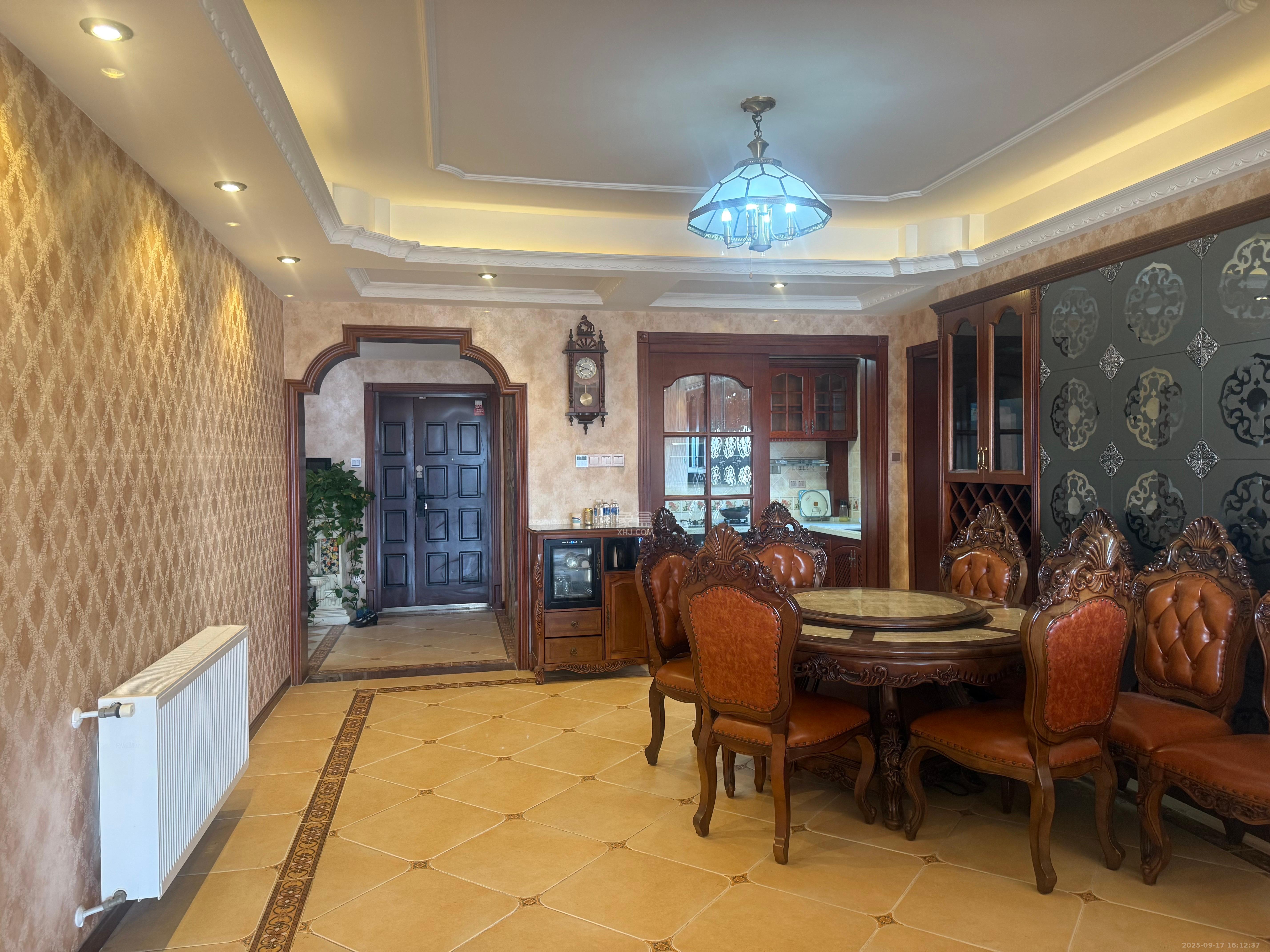 藏珑湖上国际花园 4室2厅2卫 6300.0元/月 藏珑湖上国际花园 4室2厅2卫 6300.0元/月室内图