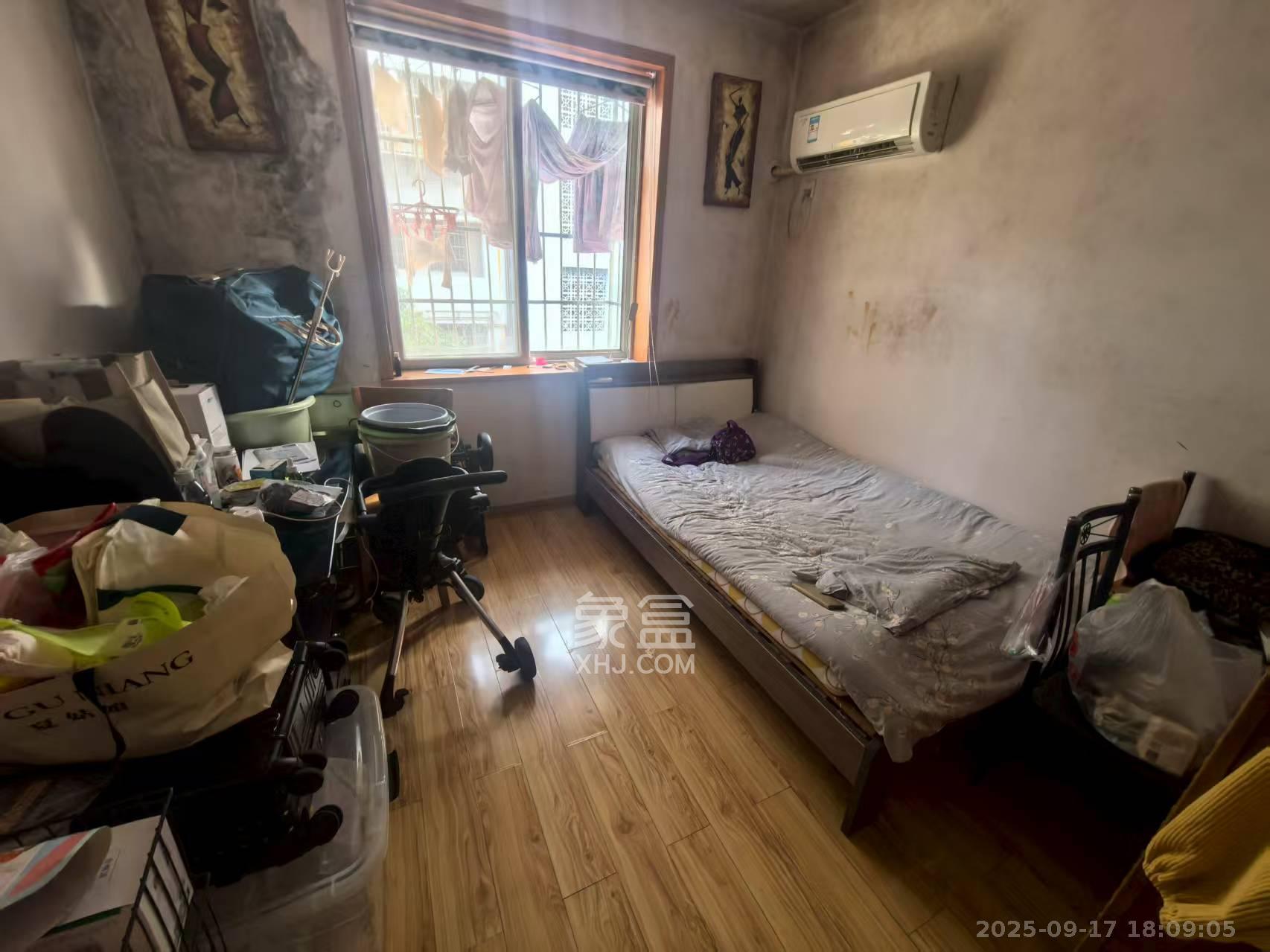 新民小区  2室2厅1卫    2000.0元/月室内图