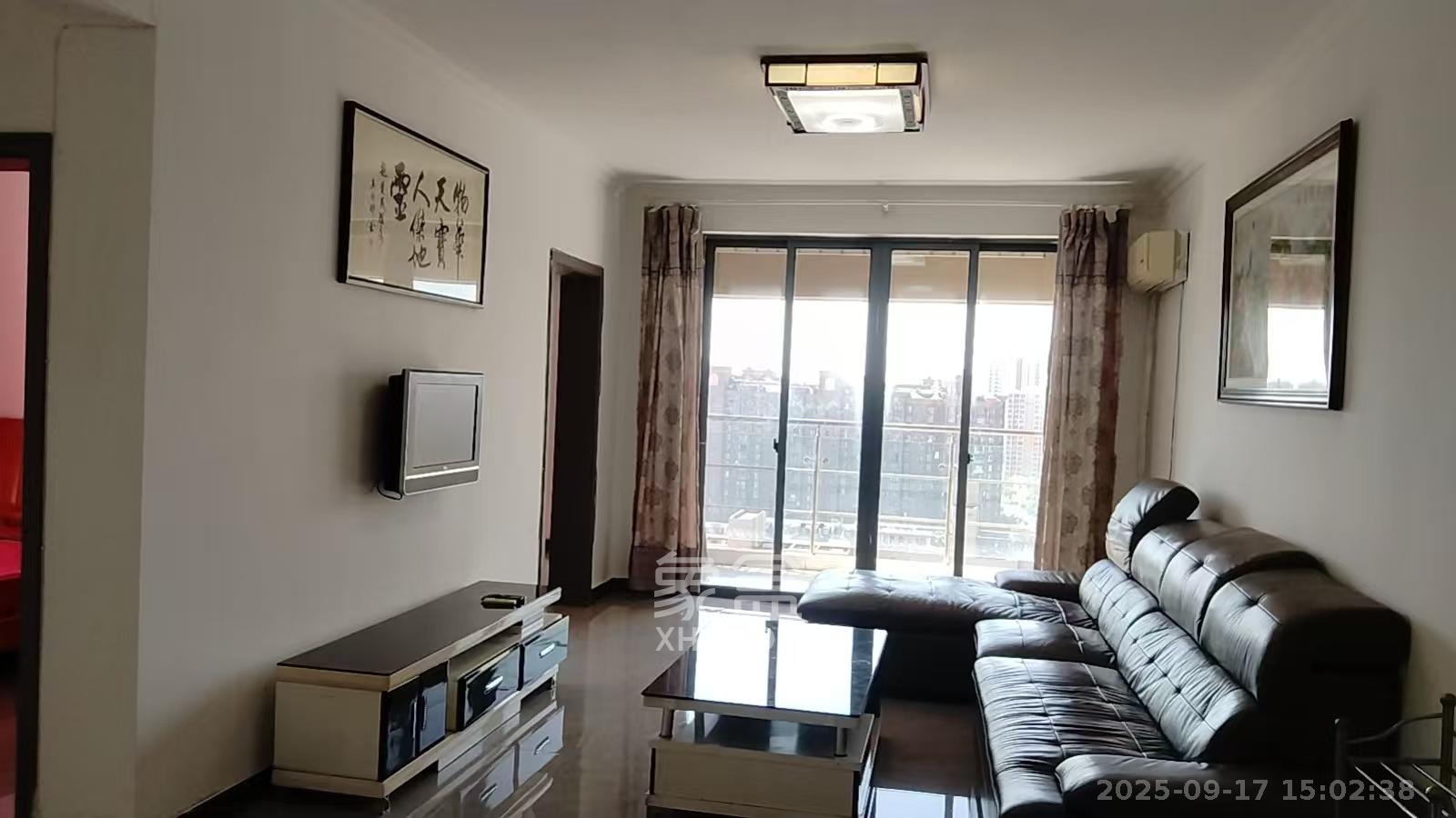 湘府东苑  2室1厅1卫    60.0万 湘府东苑  2室1厅1卫    60.0万客厅