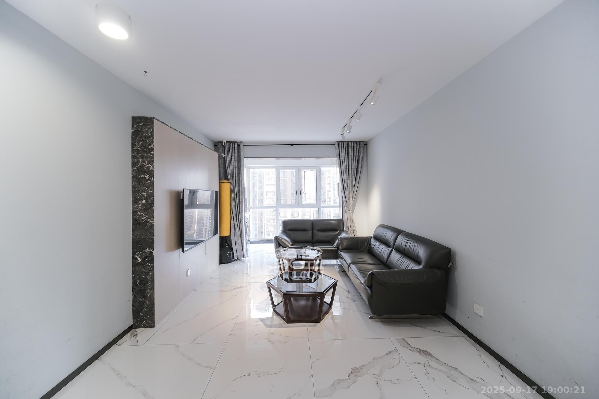 荣盛花语城  3室2厅2卫    75.8万 荣盛花语城  3室2厅2卫    75.8万