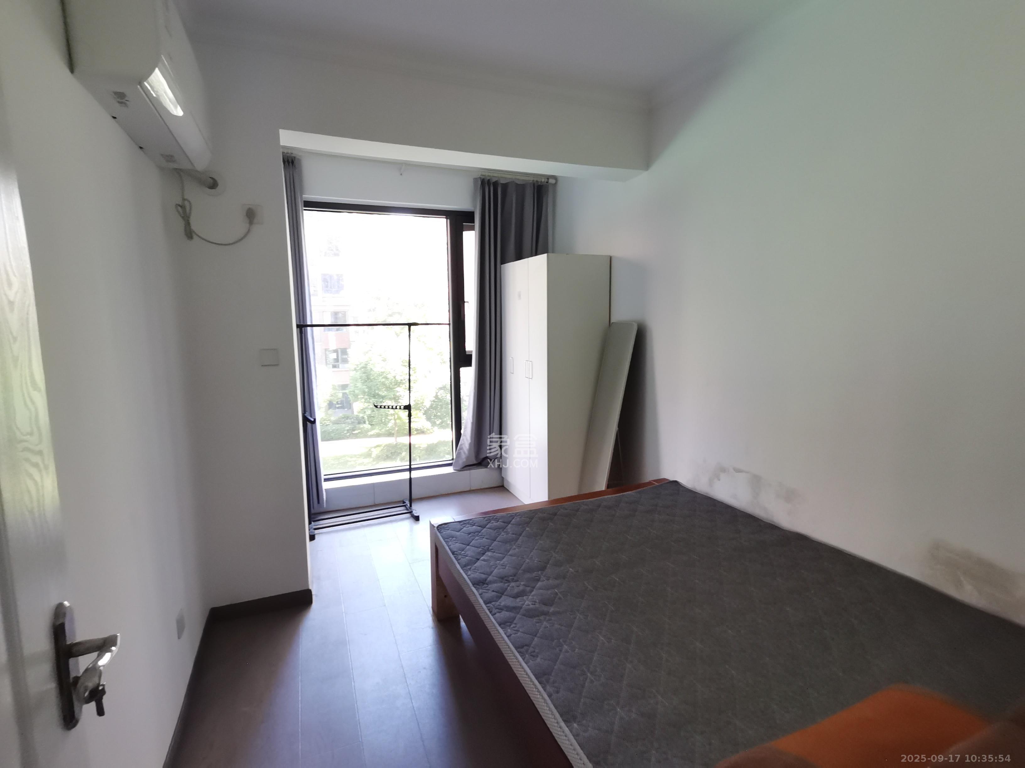 盛景谷山里  3室2厅2卫    2500.0元/月室内图