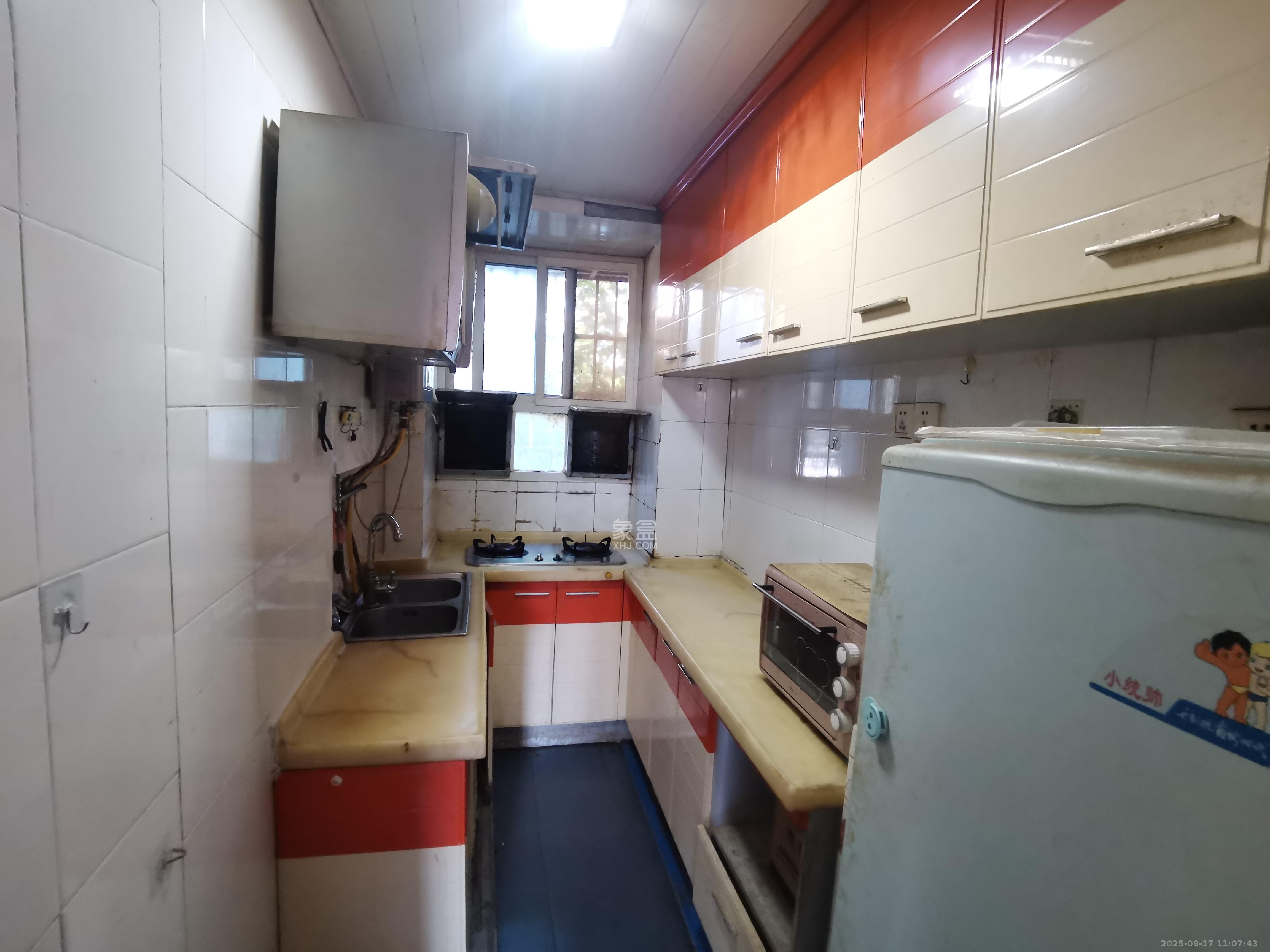 桔园小区1-8片 3室1厅1卫 1500.0元/月 桔园小区1-8片 3室1厅1卫 1500.0元/月室内图