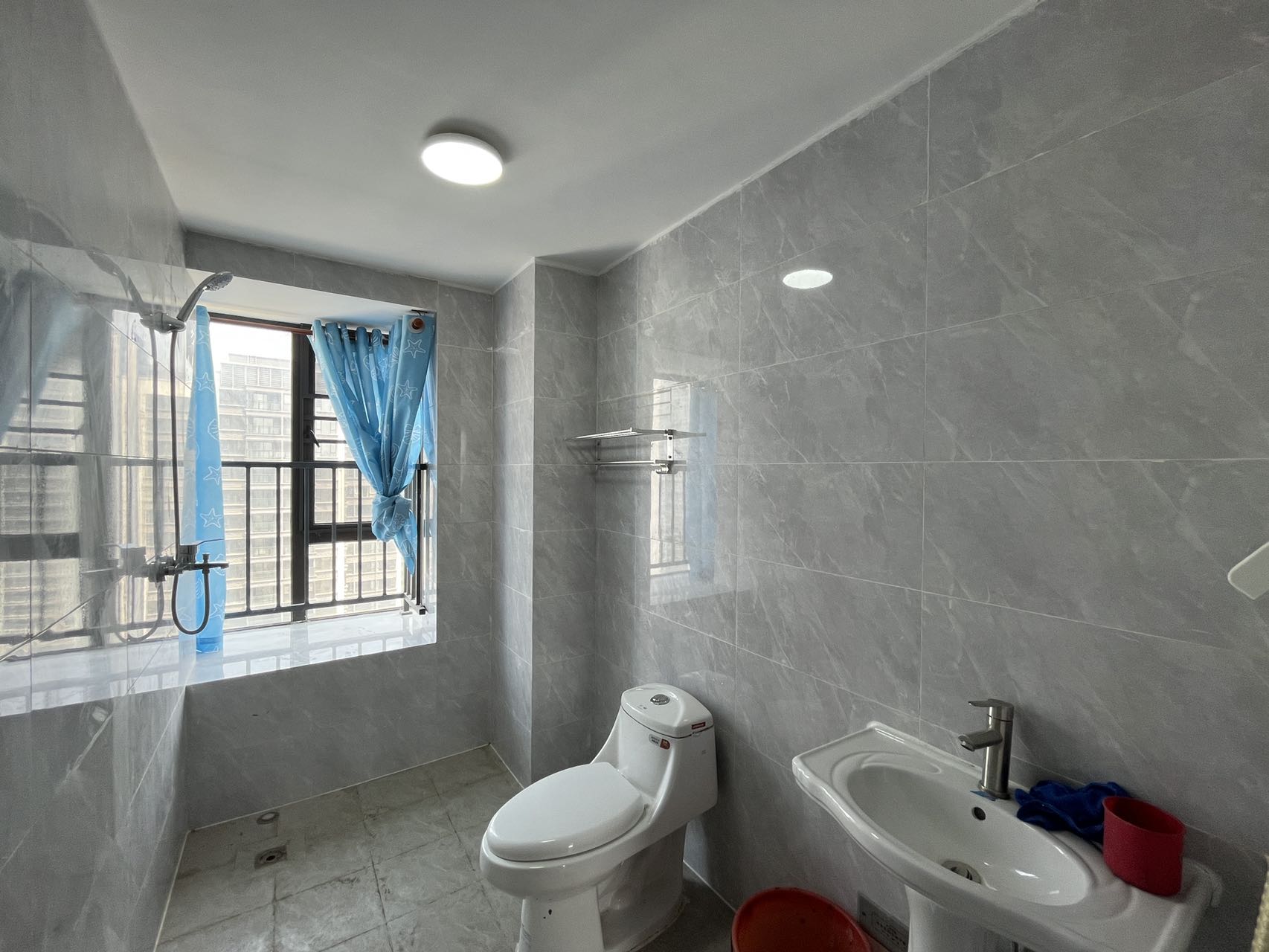 坡博家园五区  5室2厅2卫    3800.0元/月室内图