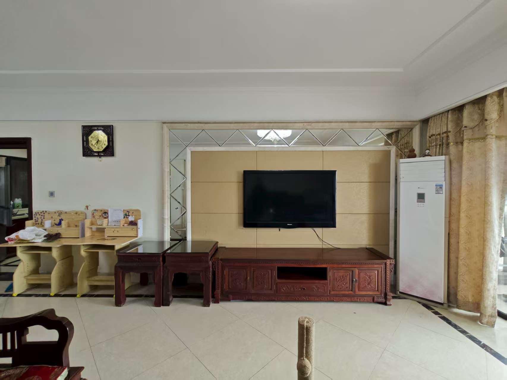 滨江海岸一期 4室2厅2卫 4500.0元/月 滨江海岸一期 4室2厅2卫 4500.0元/月室内图