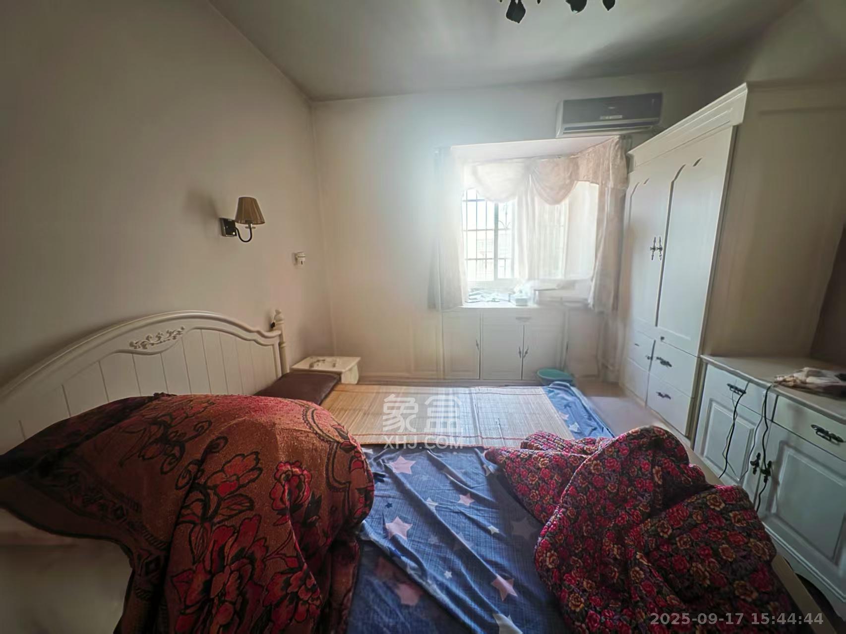 麓山才苑  3室2厅2卫    3500.0元/月室内图