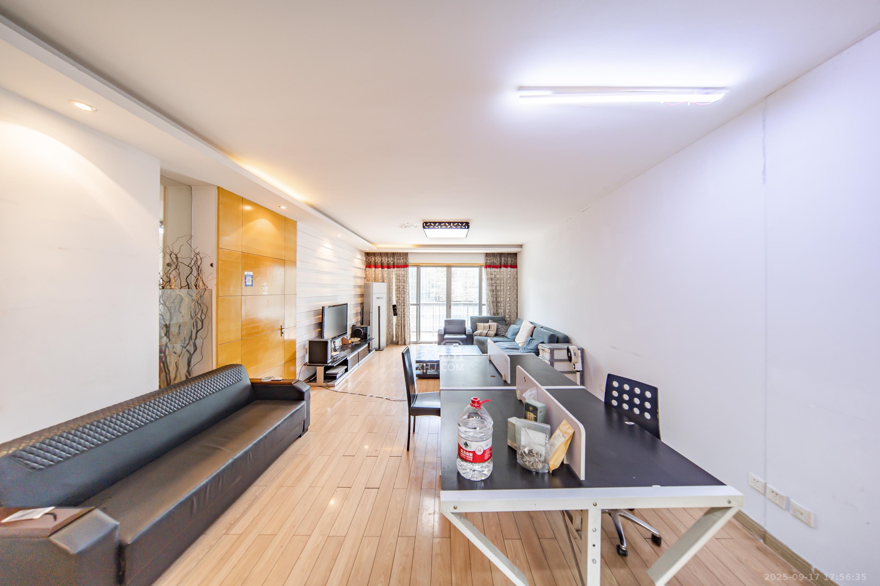 阳光100二期  4室2厅2卫    117.6万 阳光100二期  4室2厅2卫    117.6万