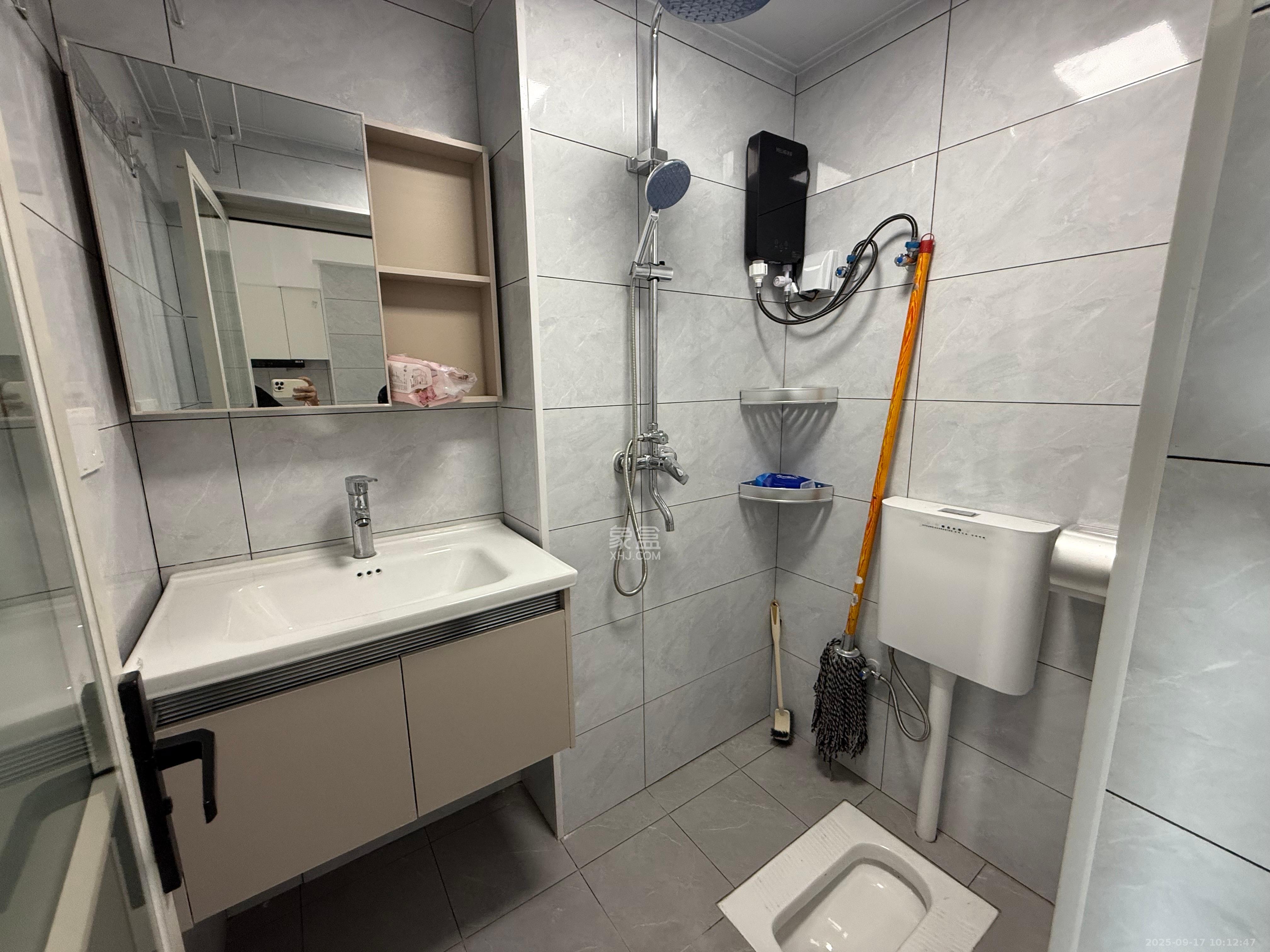 鄱阳汇金中心 1室0厅0卫 1900.0元/月 鄱阳汇金中心 1室0厅0卫 1900.0元/月室内图