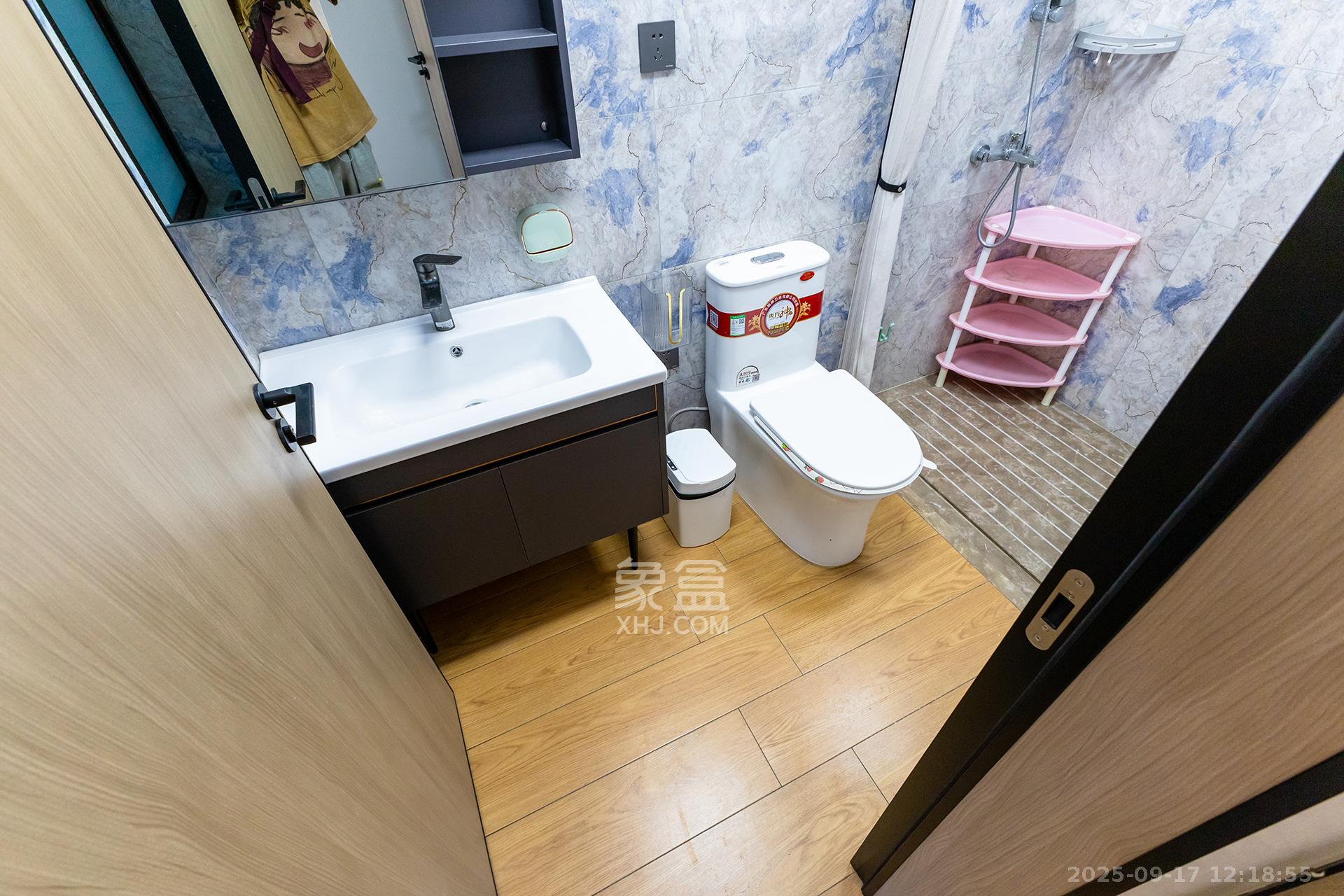 盈峰翠邸 5室2厅4卫 298.0万 盈峰翠邸 5室2厅4卫 298.0万卫生间